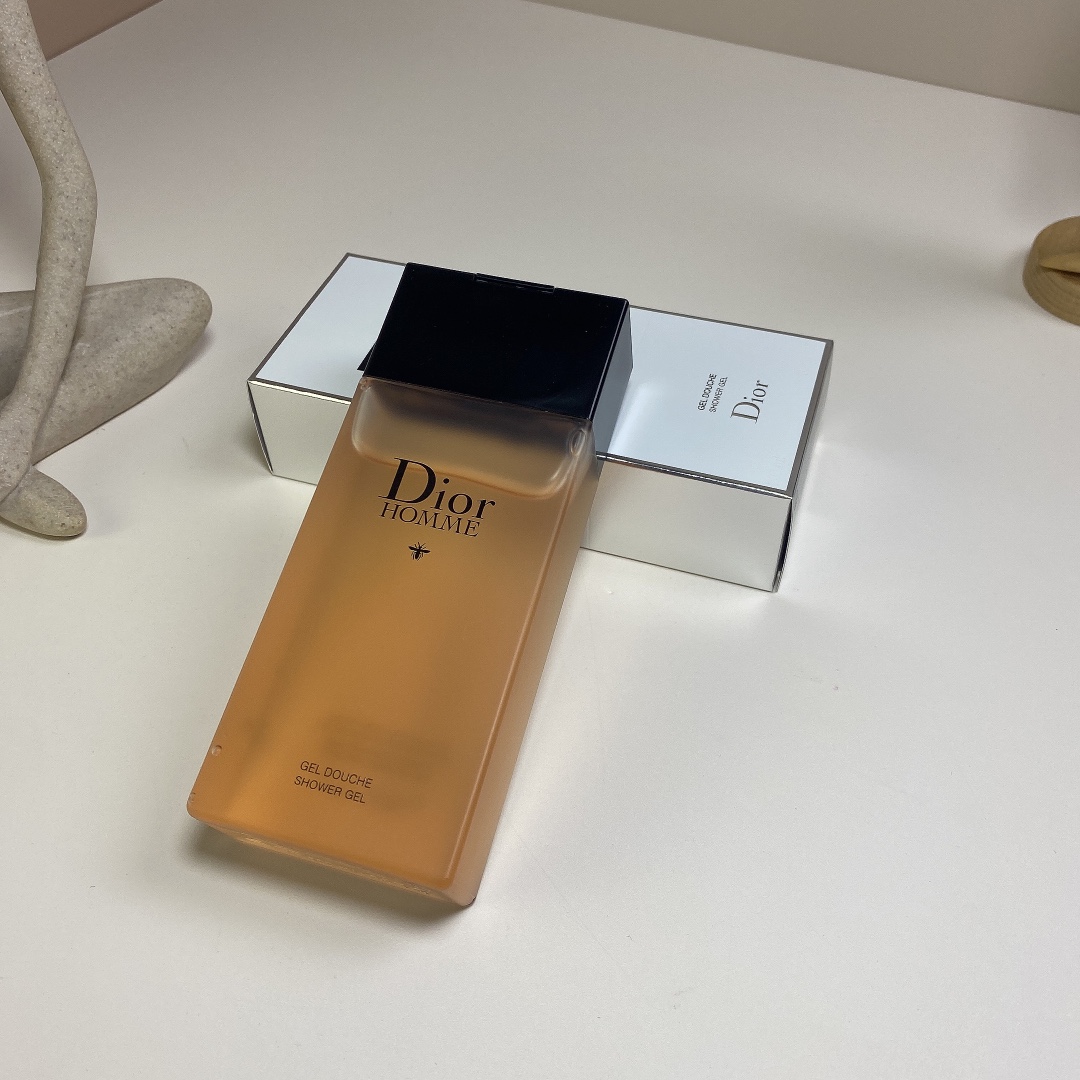 Dior Homme Shower Gel for Men - Luxurious Bathing Experience (200ml) 9 i1730624089 3204 6