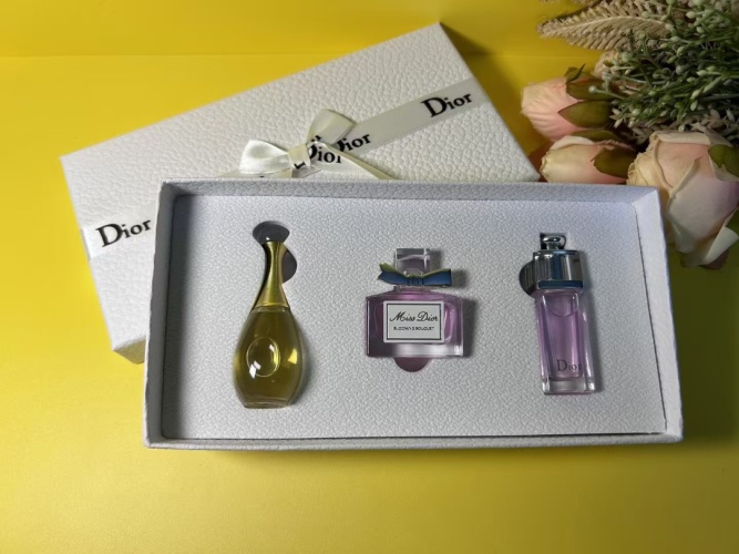 Dior Miniature Perfume Set: J'adore, Miss Dior Blooming Bouquet, and Miss Dior 1 Dior Miniature Perfume Set: J'adore, Miss Dior Blooming Bouquet, and Miss Dior
