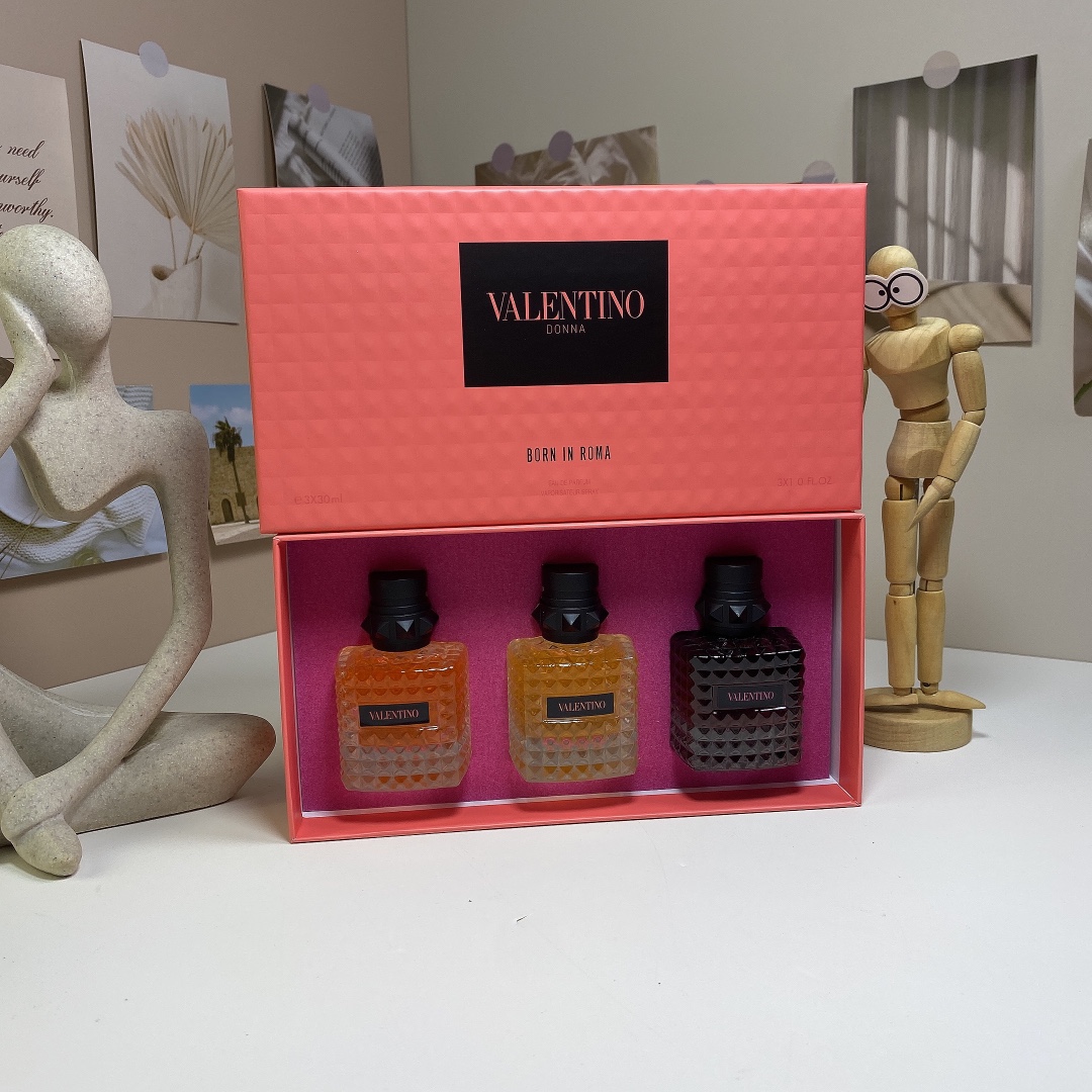 Valentino Donna Miniature Perfume Set - Adventure, Sunset, Punk - 3 x 30ml 2 i1732870337 5210 1