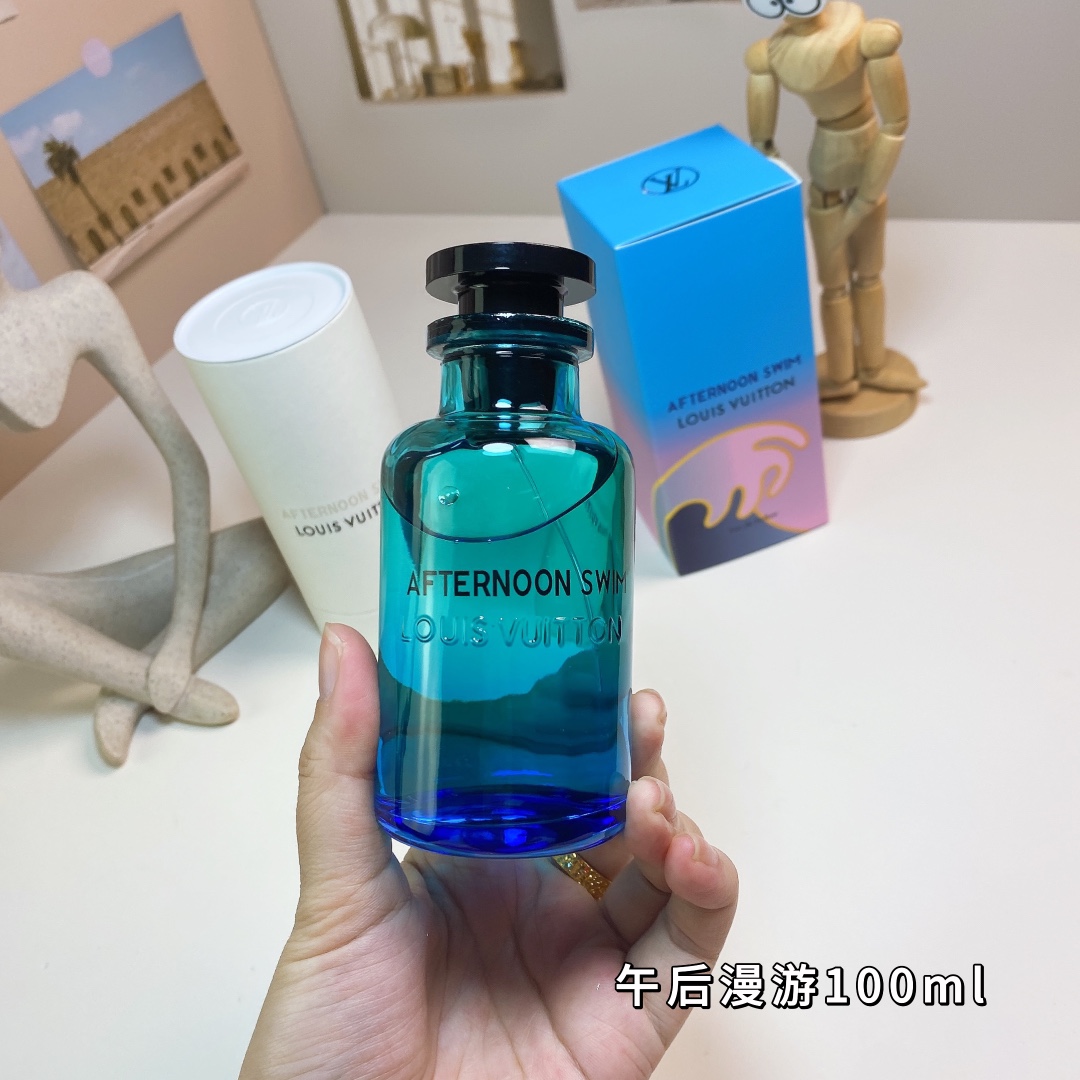 170💰原单品质
路易威登午后漫游100ml
Louis Vuitton Afternoon Swim, 2019
品牌：路易威登
调香师：Jacques Cavallie..
属性：中性香
香调：柑橘调
气味：橘子橙子香柠檬

