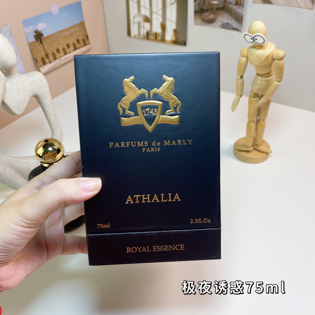 85💰原单品质
玛丽之香极夜诱惑75ml
Parfums de Marly Athalia, 2016
品牌：瑪麗之香
属性：女香
香调：木质花香调
前调：橙花
中调：鸢尾花
后调：麝香琥珀
