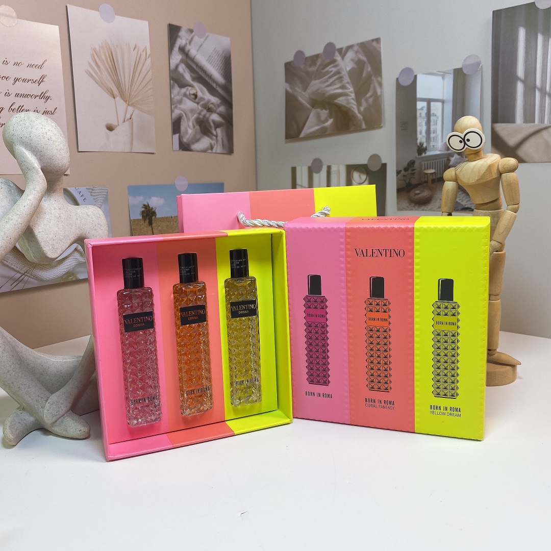 Valentino Travel Fragrance Set: Born In Roma Donna, Coral Fantasy, Yellow Dream 1 i1733479904 2685 12