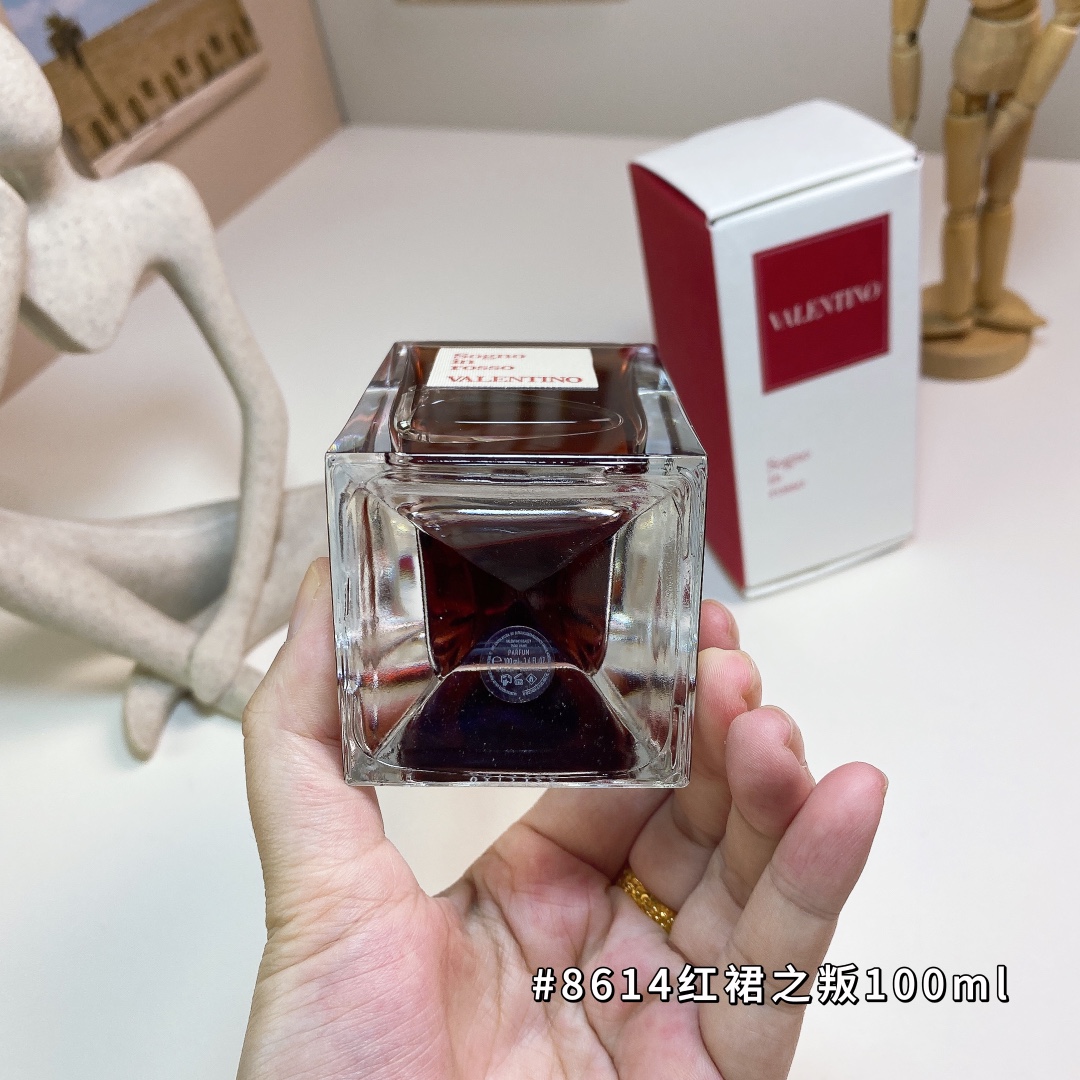 Valentino Sogno In Rosso Unisex Eau de Parfum - 100ml Spicy Woody Scent 3 i1733497390 2046 3