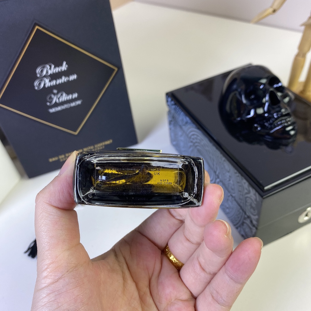 Kilian Black Phantom Memento Mori Eau de Parfum - 50ml Skull Bottle 9 i1734159669 2076 14