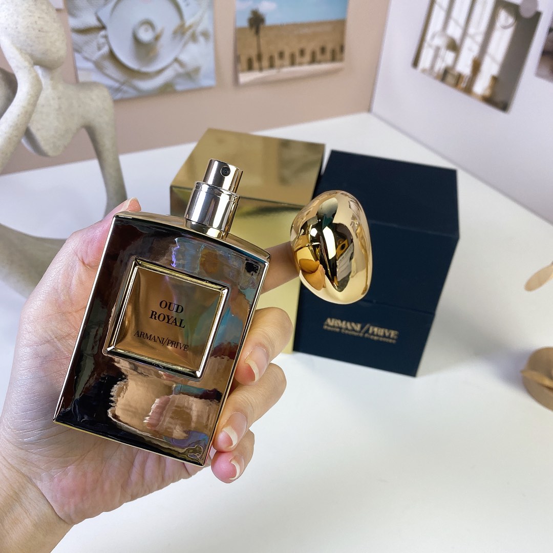 Armani Prive Oud Royal Eau de Parfum - Limited Edition Gold Bottle 100ml 6 i1736839466011 2315 0 4