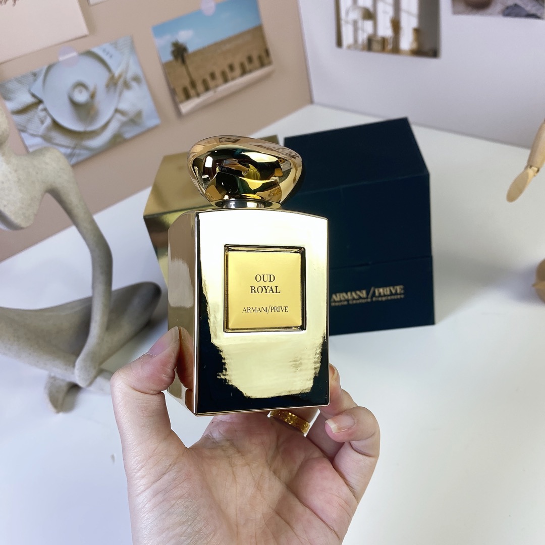 Armani Prive Oud Royal Eau de Parfum - Limited Edition Gold Bottle 100ml 4 i1736839466011 8669 0 2