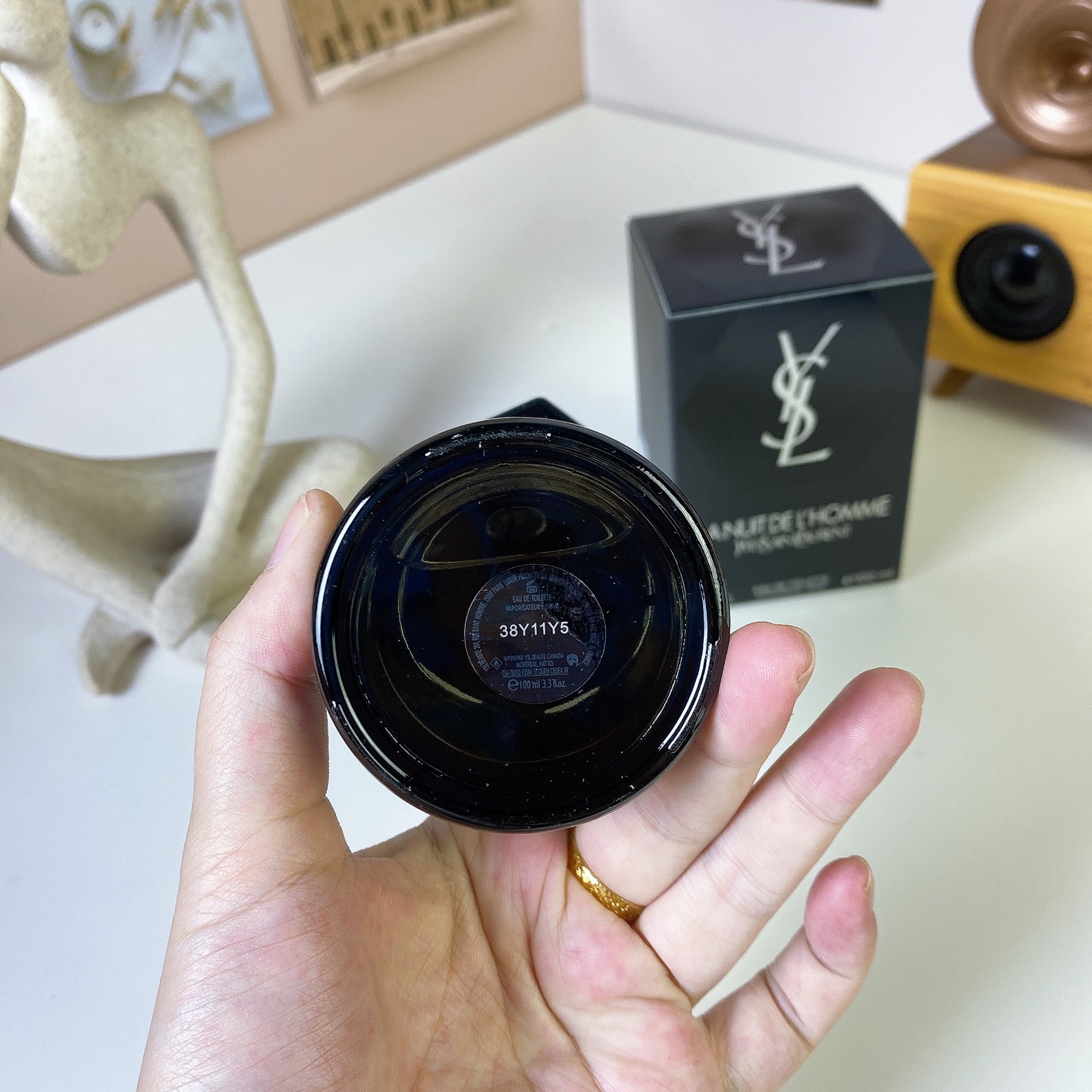 90。圣罗兰天之骄子暗夜男士淡香水100ml
🔜 一比一质量❗️圣罗兰天之骄子暗夜男士淡香水100ml
YSL Yves Saint Laurent La Nuit de I'Homme, 2009
品牌：圣罗兰
属性：男香
香调：辛辣木质调
前调：小豆蔻
中调：薰衣草雪松香柠檬
后调：香根草葛缕子

