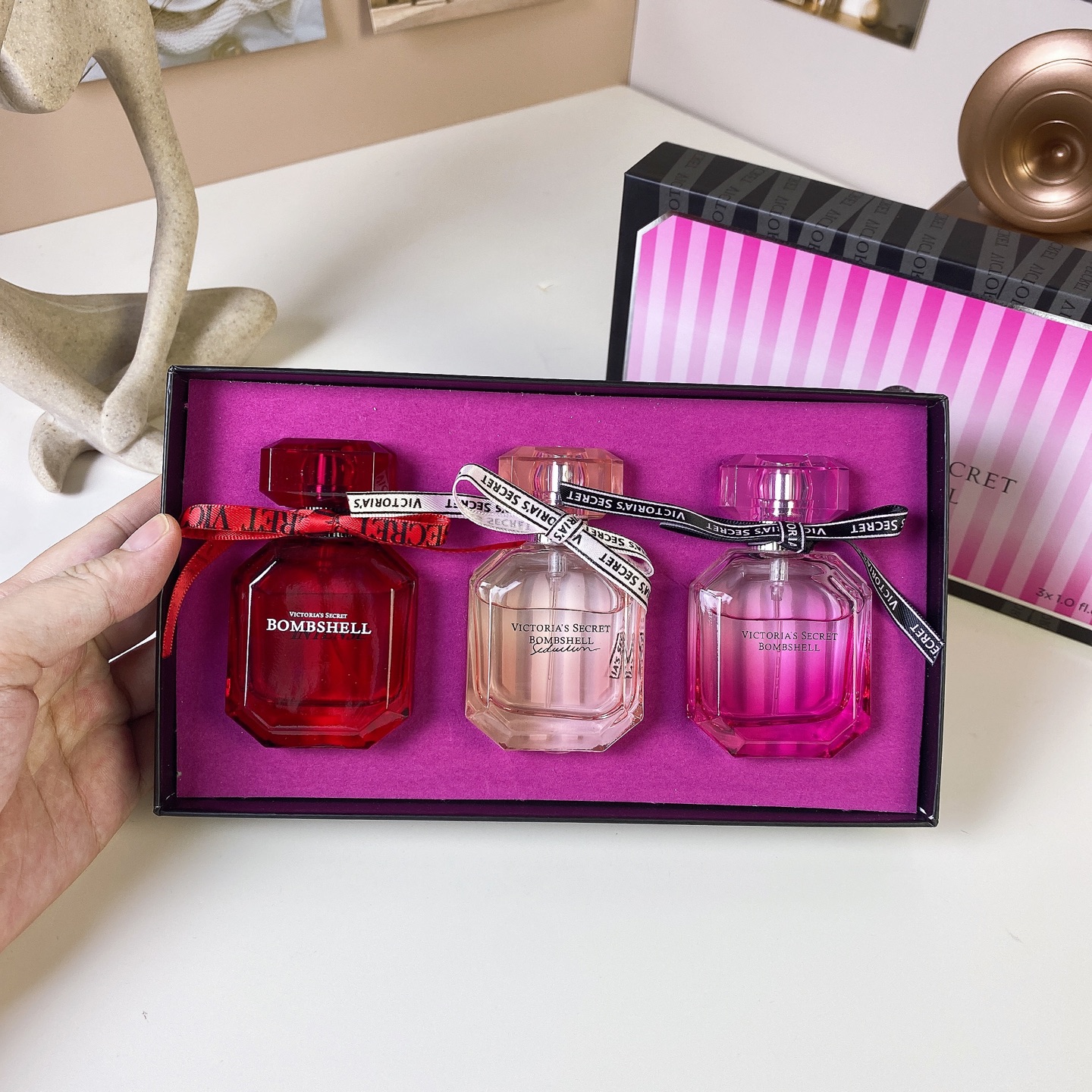 Victoria's Secret Bombshell 3-Piece Fragrance Set (30ml Each) 3 i1746085087663 7124 0 1