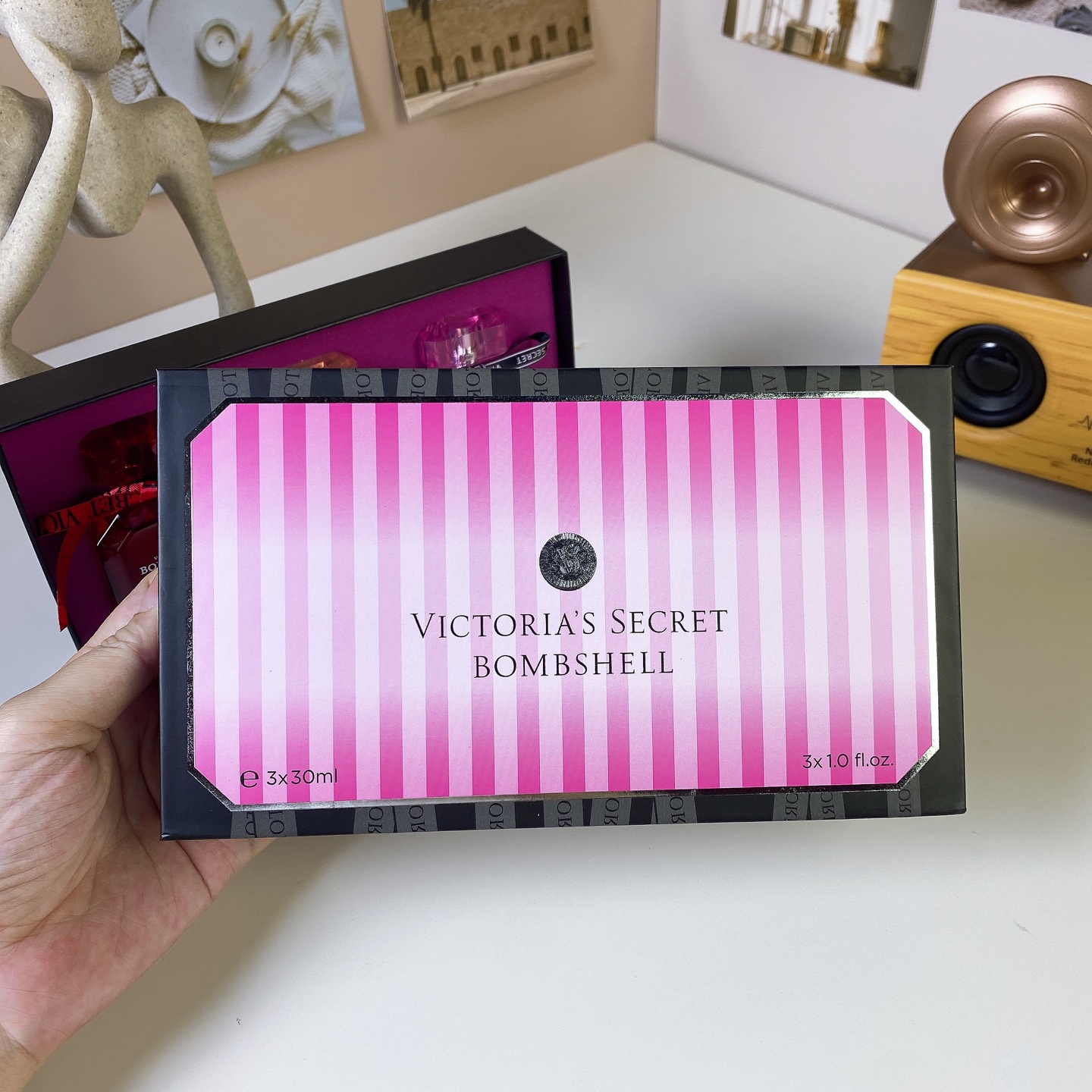 Victoria's Secret Bombshell 3-Piece Fragrance Set (30ml Each) 4 i1746085090019 8625 0 2
