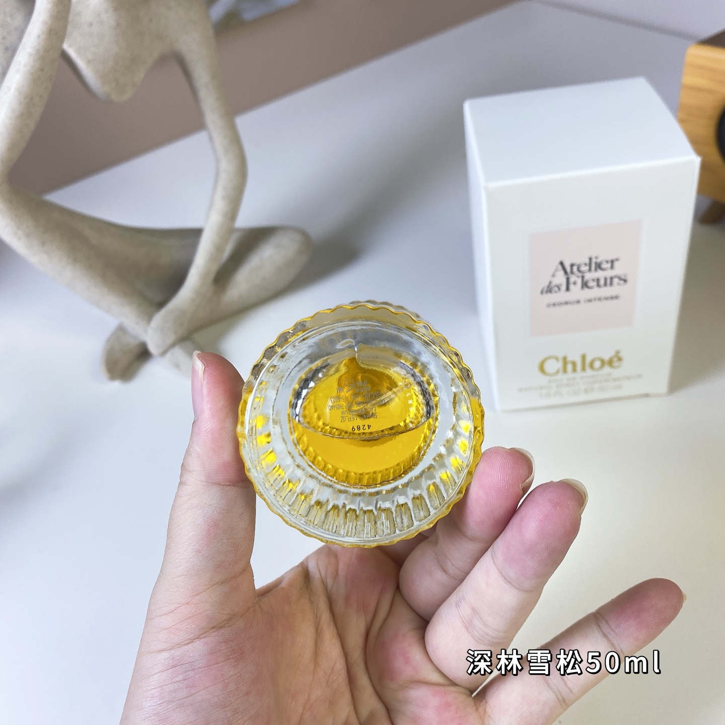 Chloé Atelier des Fleurs Cedrus Intense Eau de Parfum - 50ml 3 i1747902212733 1882 0 2