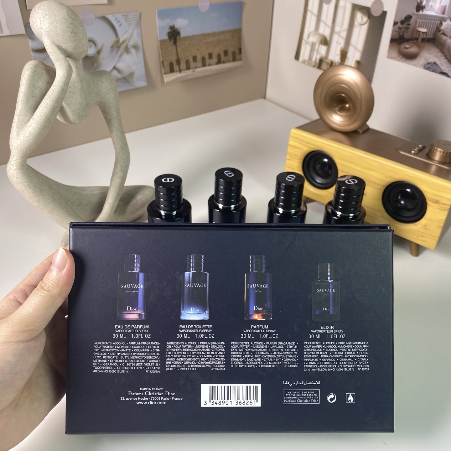 p100
迪奥旷野香水中样四件套黑盒！内含：30ml*4带喷头。味道：淡香狂野，浓香旷野，香精版旷野，典藏版旷野。