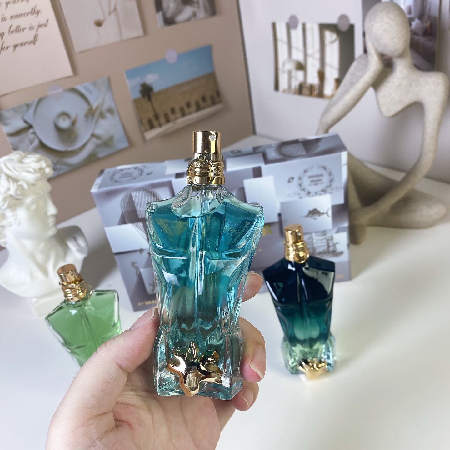 原单品质/75💰包邮
新款高缇耶白盒裸男中样三件套40ml×3个，带喷头，内含：天堂花园，蓝色美丽香精，香水花园