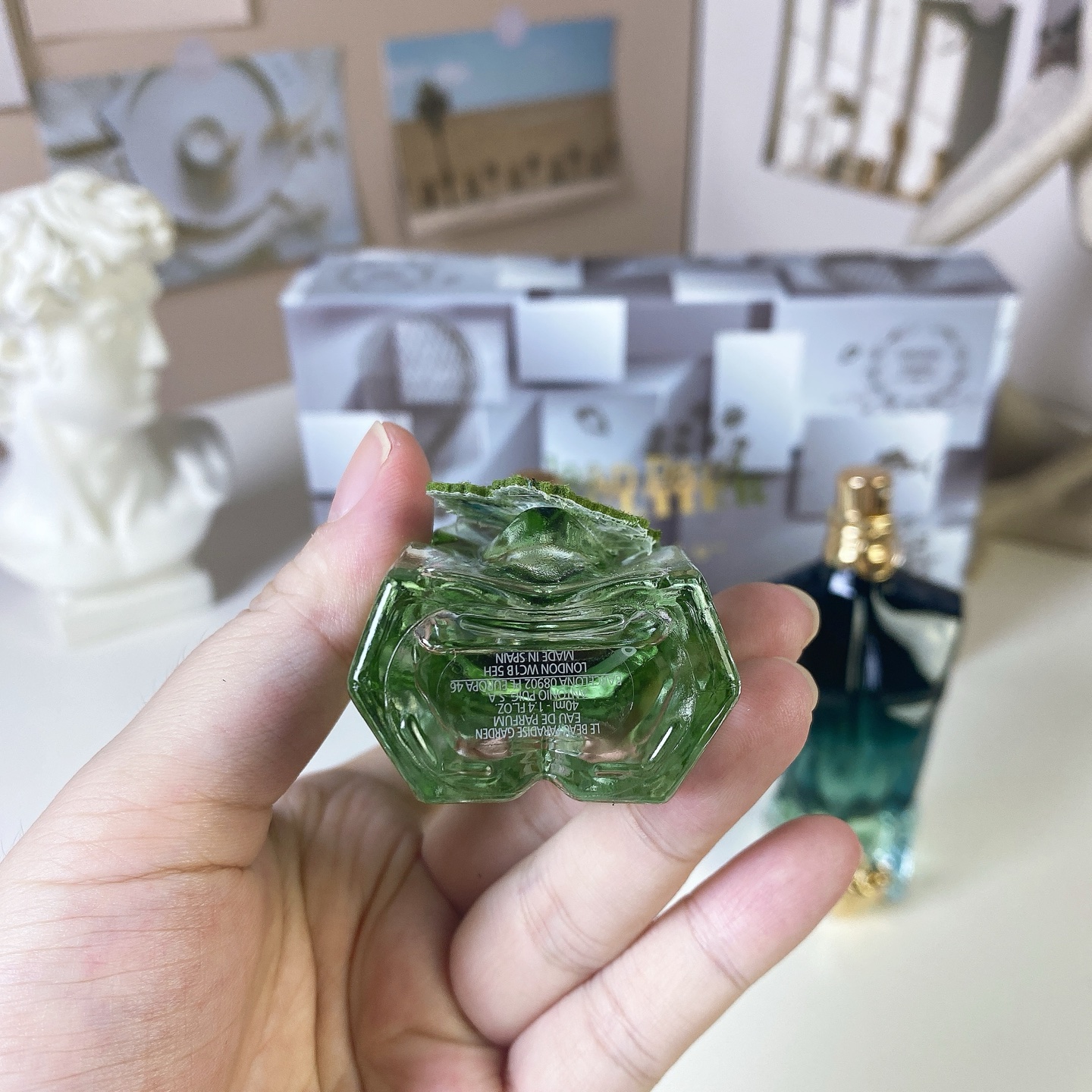 原单品质/75💰包邮
新款高缇耶白盒裸男中样三件套40ml×3个，带喷头，内含：天堂花园，蓝色美丽香精，香水花园