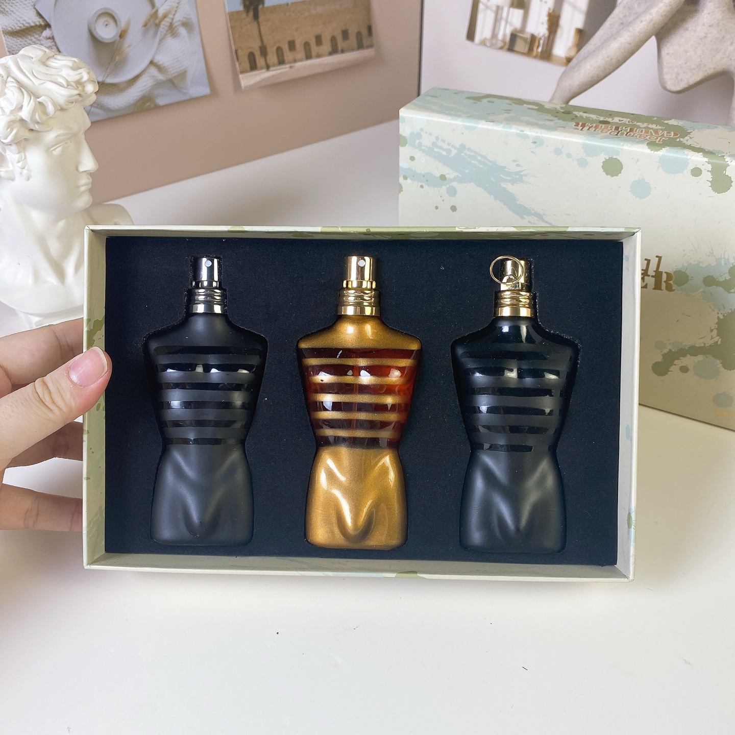 原单品质/75💰包邮
新款高缇耶超级男士中样三件套40ml×3个，带喷头，内含：灵丹妙药香精，超级男士香精，超级男士淡香