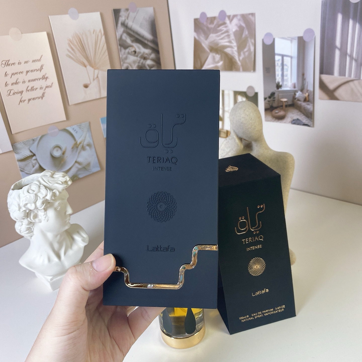 专柜品质/100💰包邮
拉塔法香氛特里亚克100ml
 Lattafa Perfumes Teriaq Intense, 2024
品牌：拉塔法香氛
香调：辛辣东方调
前调：藏红花香柠檬
中调：肉桂
后调：琥珀零陵香豆安息香脂
属性：中性香
标签：东方温暖辛辣香草肉桂