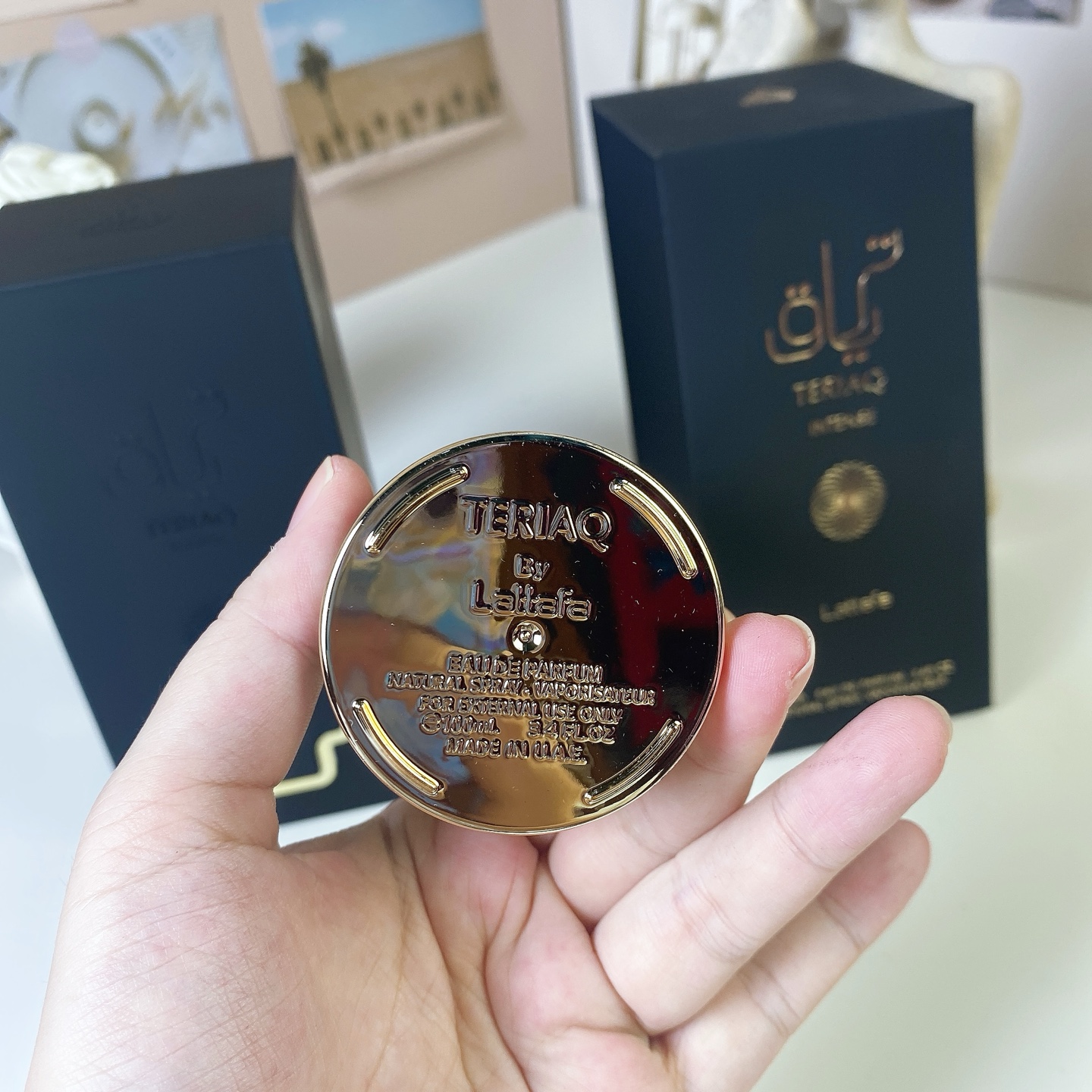 专柜品质/100💰包邮
拉塔法香氛特里亚克100ml
 Lattafa Perfumes Teriaq Intense, 2024
品牌：拉塔法香氛
香调：辛辣东方调
前调：藏红花香柠檬
中调：肉桂
后调：琥珀零陵香豆安息香脂
属性：中性香
标签：东方温暖辛辣香草肉桂