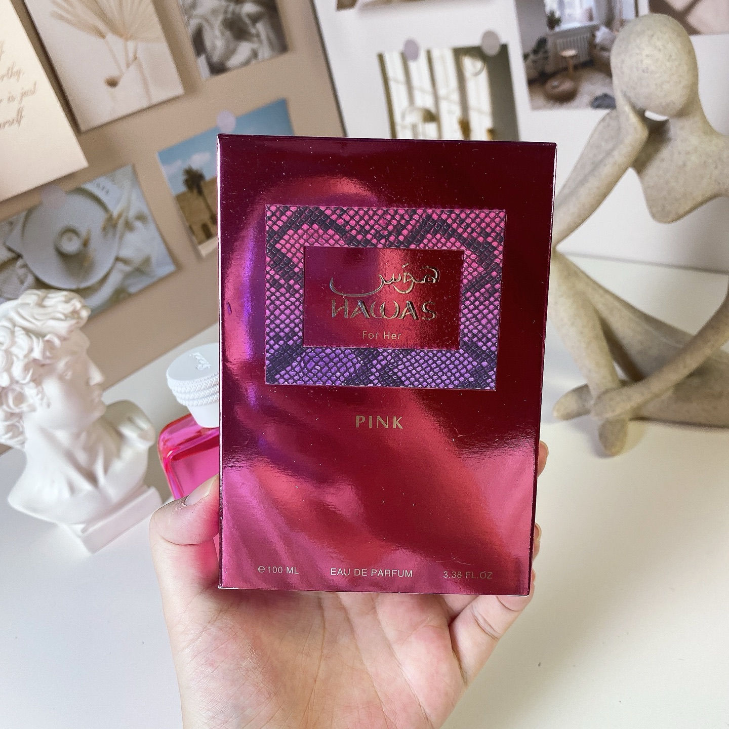 专柜品质/75💰包邮
哈瓦斯女士-粉色100ml
Hawas for Her PINK -EDP
前调：埃及橙花精油、肉桂、肉豆蔻。
心语：橙花、晚香玉、金棉花糖
基调：棉花糖、香草、零陵香豆

