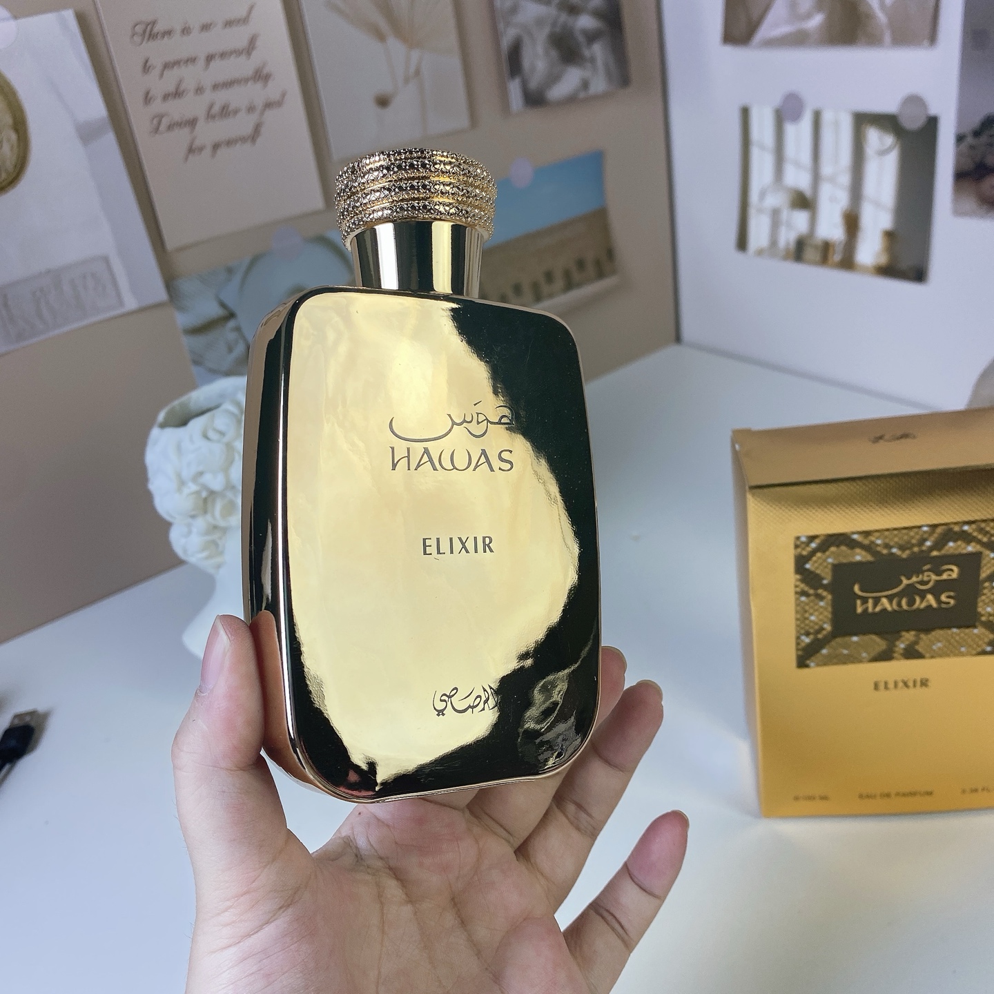 专柜品质/75💰包邮
哈瓦斯不老药金色100ml
Hawas ELI|XIR-EDP淡香精-中性香
前调：佛手柑、柠檬、柑橘
中调：小豆蔻、肉桂、薰衣草
基调：琥珀、麝香、木质香
