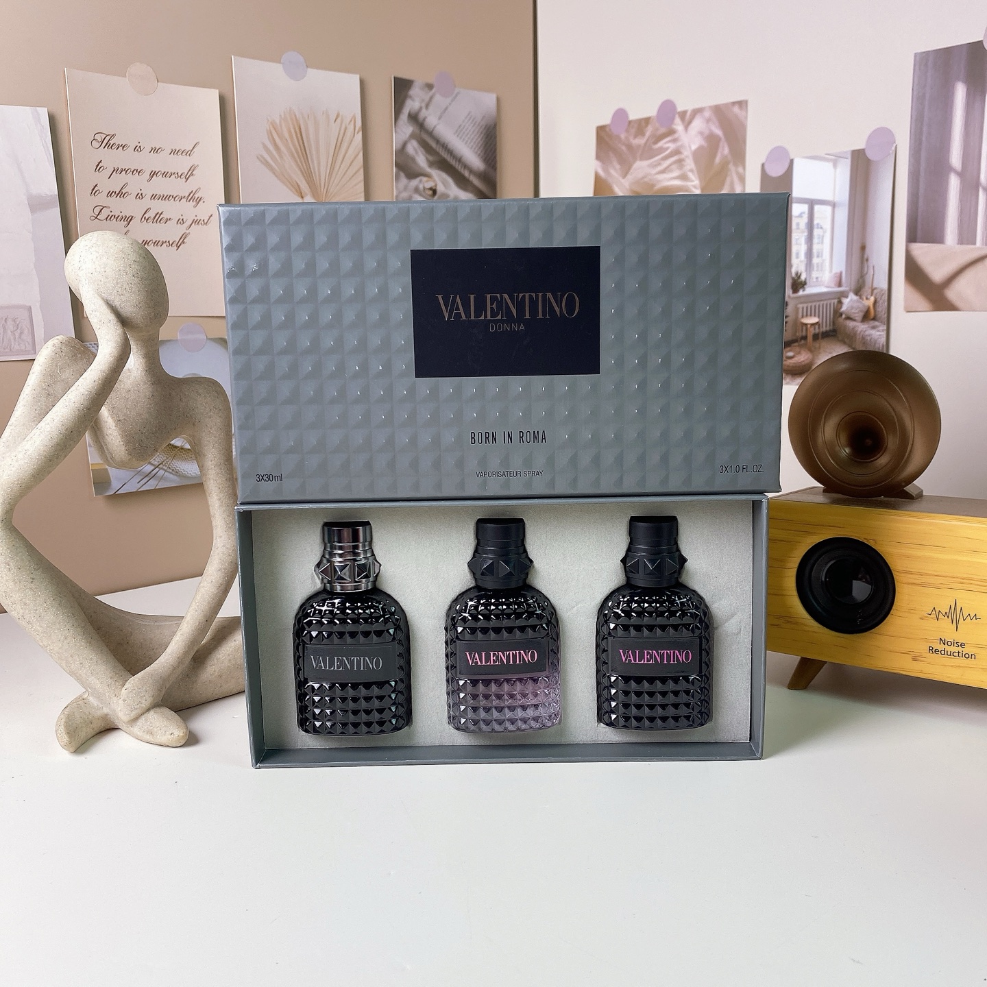 Valentino Donna Born In Roma 3-Piece Miniature Perfume Gift Set 1 i1759482272004 6205 0 0