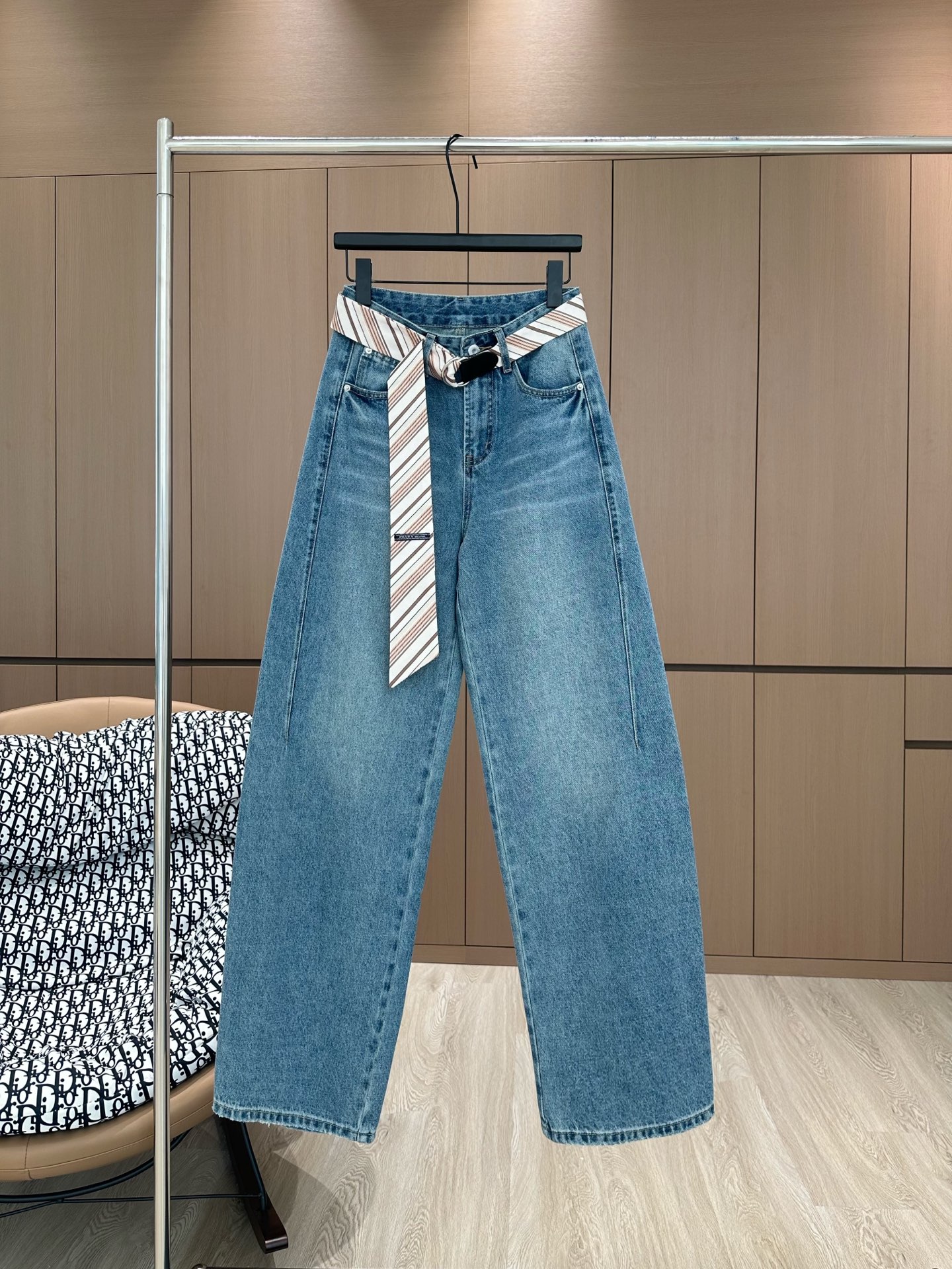 NO:312169,Designer *25 early spring new original custom design tie model rear pocket decoration versatile Korean version trendy wide-leg washing jeans/blue SM, jeans, ties, alexander wang19860909设计师*25早春新款原创定制设计领带款后口袋装饰百搭韩版潮流阔腿水洗牛仔裤/蓝色 SM,,jeans,ties,alexander wang,Women's clothing