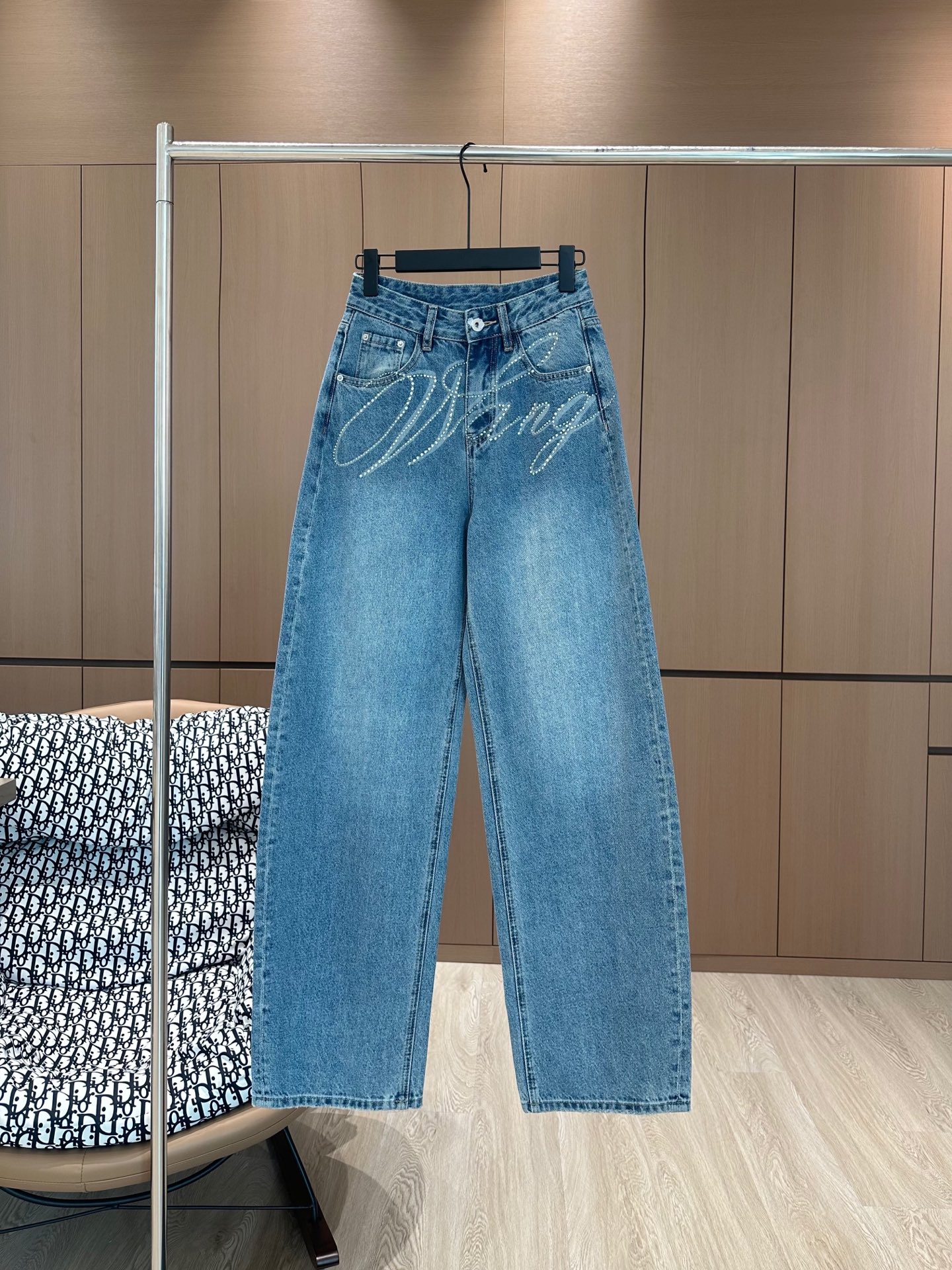 NO:321681,Designer *25 early spring new original custom design street American retro heavy industry hot diamond high waist wide-leg washing jeans trendy/blue SML A,, jeans,alexander wang19860909设计师*25早春新款原创定制设计街头美式复古重工烫钻高腰阔腿水洗牛仔裤潮流/蓝色 SML A,,jeans,alexander wang,Women's clothing