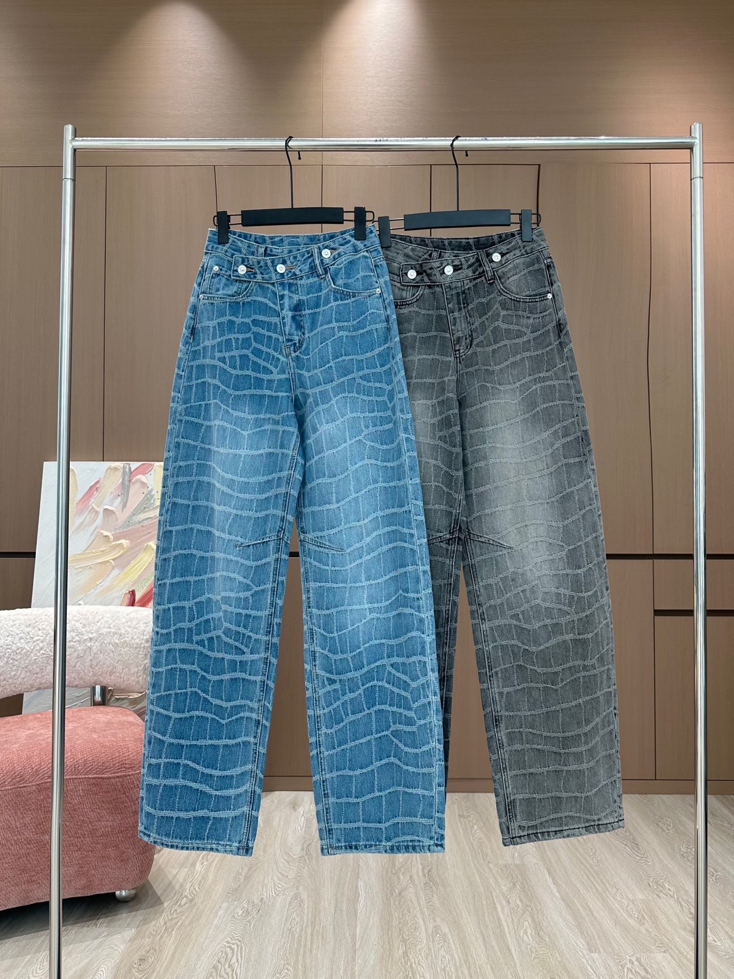 NO:320768,Designer *25 early spring new original custom design crocodile pattern waist labeling fashion trend scimitar pants wide-leg washing jeans/wash blue light gray SML, jeans, alexander wang19860909设计师*25早春新款原创定制设计鳄鱼纹后腰贴标时尚潮流弯刀裤阔腿水洗牛仔裤/水洗蓝 浅灰色SML,,jeans,alexander wang,Women's clothing
