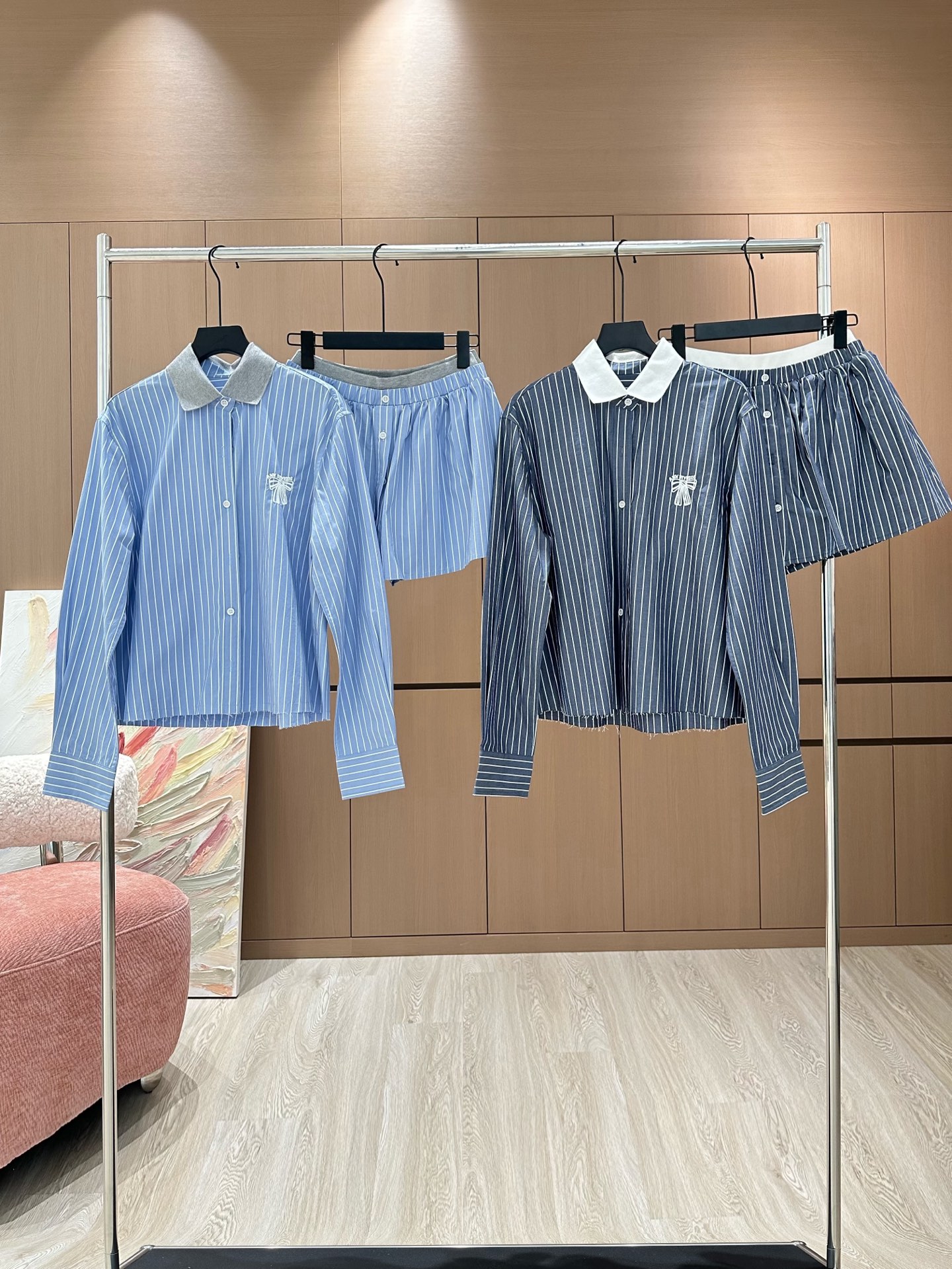 NO:310186,Niche *25 spring and summer new original custom design bow embroidered contrasting lapel vertical striped long-sleeved shirt   double waist spliced ​​shorts skirt suit fashionable girl style two-piece suit/color light blue dark blue SM, skirts, shorts, shirts, alexander wang19860909小众*25春夏新款原创定制设计蝴蝶结刺绣撞色翻领竖条纹长袖衬衫 双腰拼接短裤裙套装时尚少女风两件套装/颜色浅蓝色 深蓝色SM,,skirts,shorts,shirts,alexander wang,Women's clothing