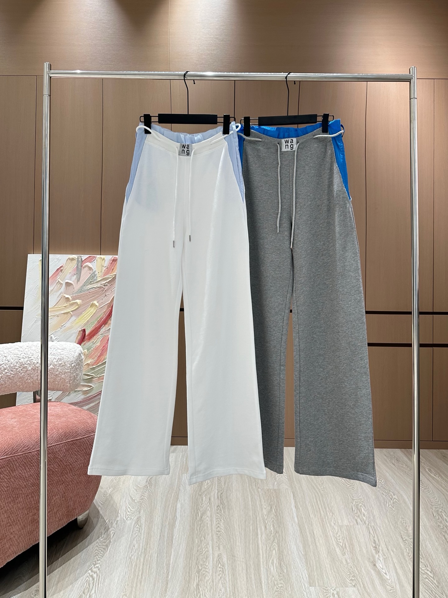 NO:320756,Alex*Wang King 25 early spring new original custom niche fashionable design drawstring lace spliced ​​contrasting color hot diamond letters high waist wide-leg loose casual pants/white gray SML,,alexander wang,alexander wang19860909Alex*Wang大王25早春新款原创定制小众时髦设计抽绳系带拼接撞色烫钻字母高腰阔腿宽松休闲裤卫裤/白色 灰色 SML,,alexander wang,alexander wang,Women's clothing