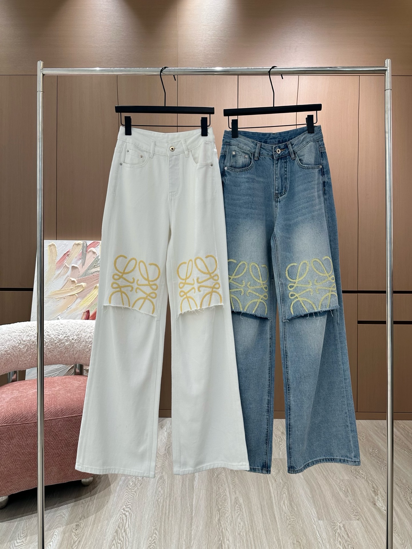NO:326534,Loe 25 early spring new original custom design heavy industry embroidery washing high waist slimming straight wide-leg pants jeans/white light blue SML, loewe, jeans, alexander wang19860909Loe 25早春新款原创定制设计重工刺绣水洗高腰显瘦直筒阔腿裤牛仔裤/白色 浅蓝SML,,loewe,jeans,alexander wang,Women's clothing
