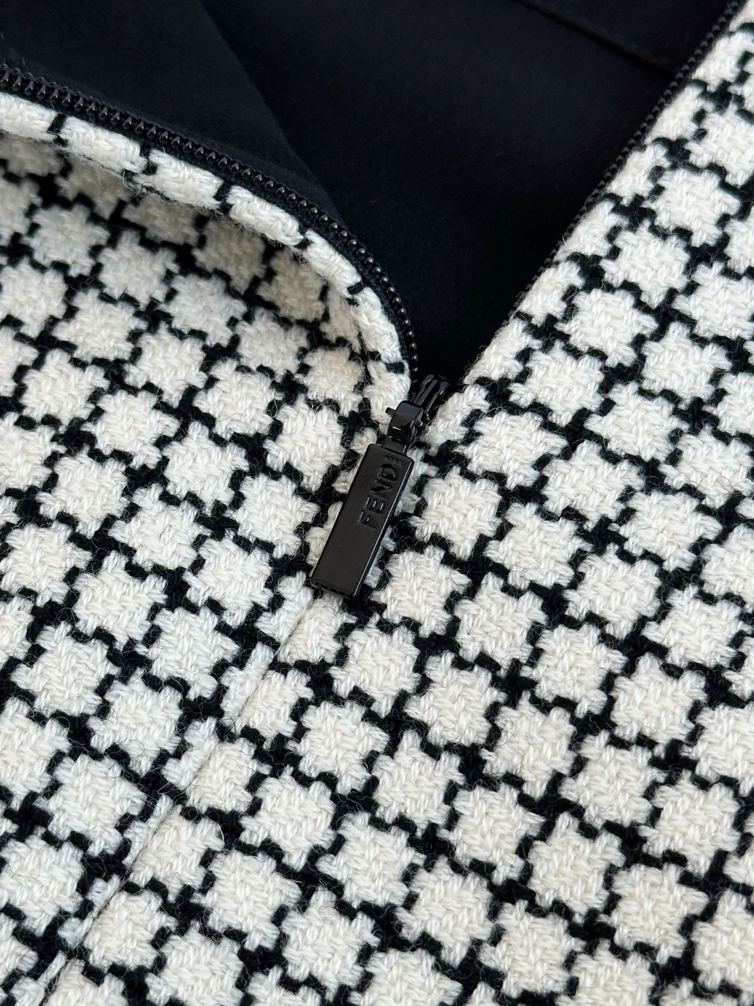 2024 New Woman’s Fortress: Half-Dressed F’s Pack in S, M, L Sizes - 图片 4