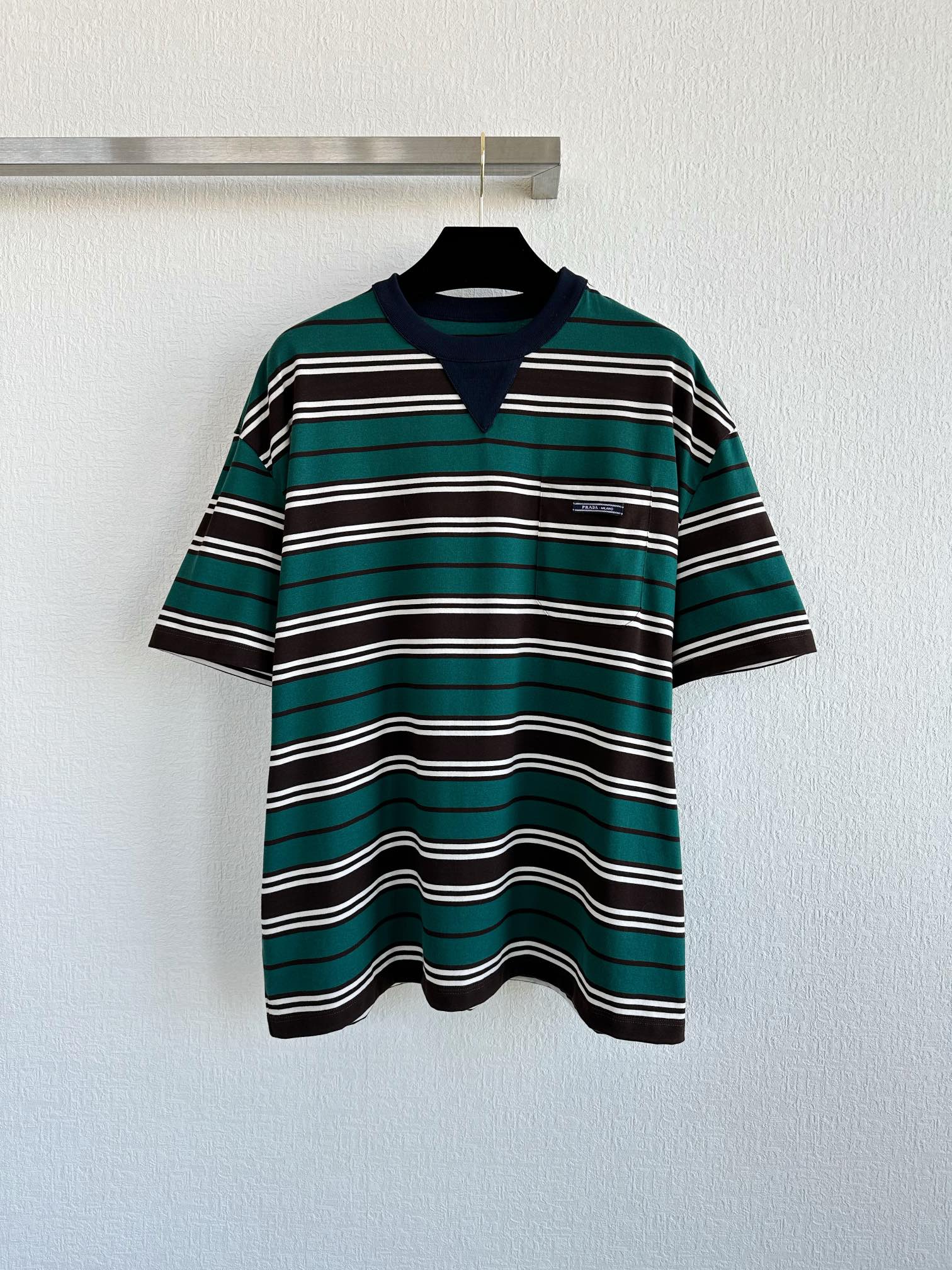 2024 New Single-Rate Female Suit with Short Sleeves and Stripes in Multiple Sizes - 图片 1