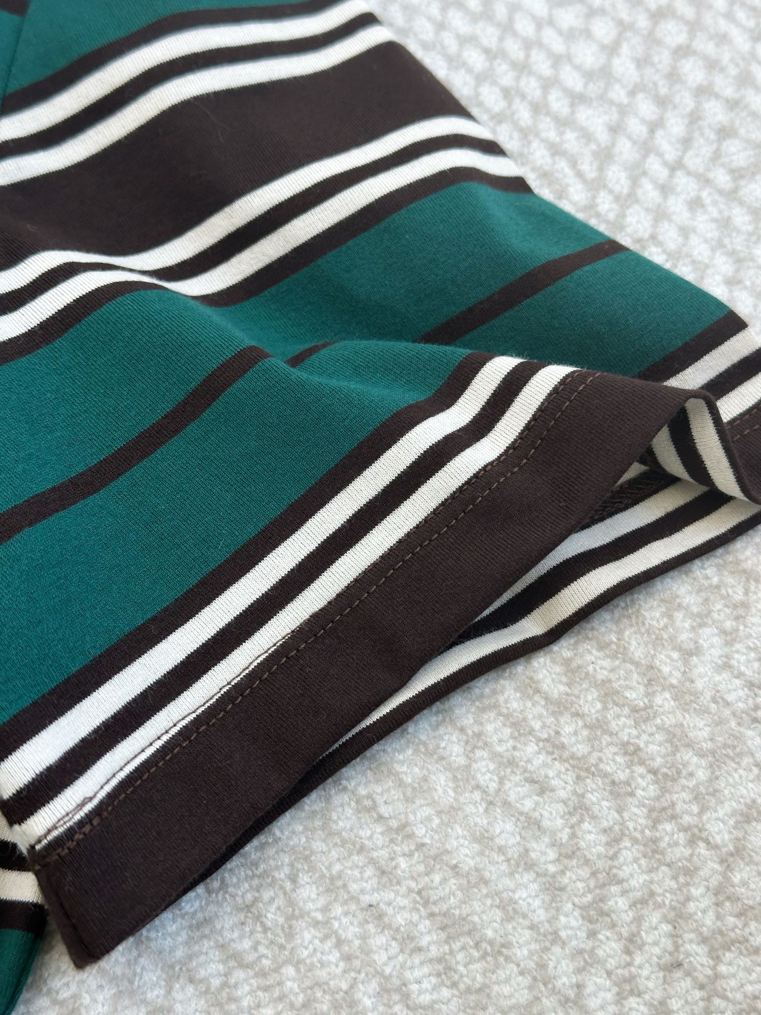 2024 New Single-Rate Female Suit with Short Sleeves and Stripes in Multiple Sizes - 图片 4