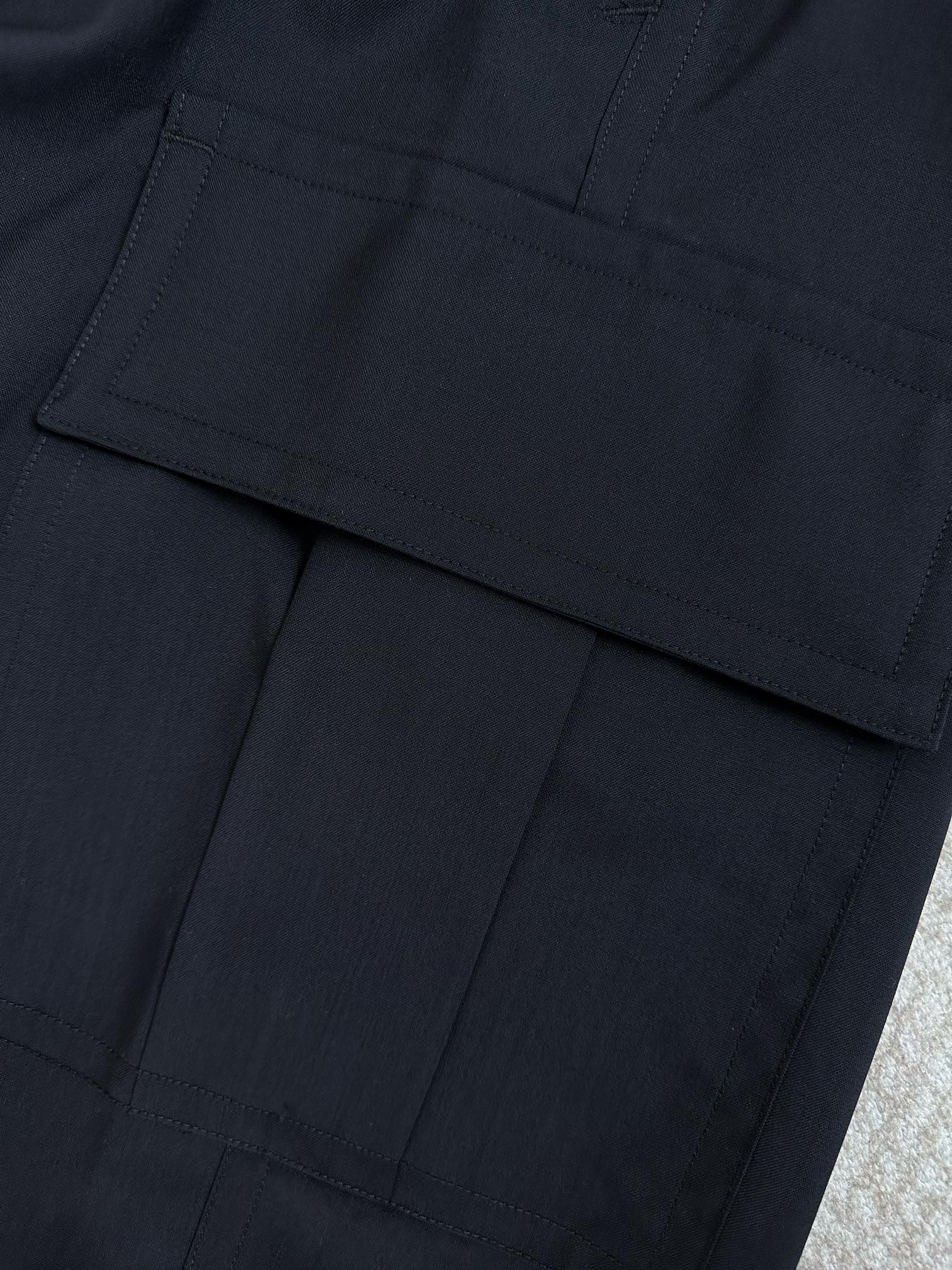 “BV Explosive Cash Work Pants: Single-Size Female Suit Pack 2055” - 图片 4