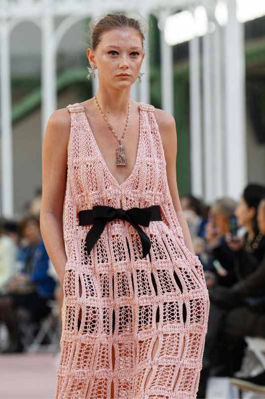 [Chanel Women