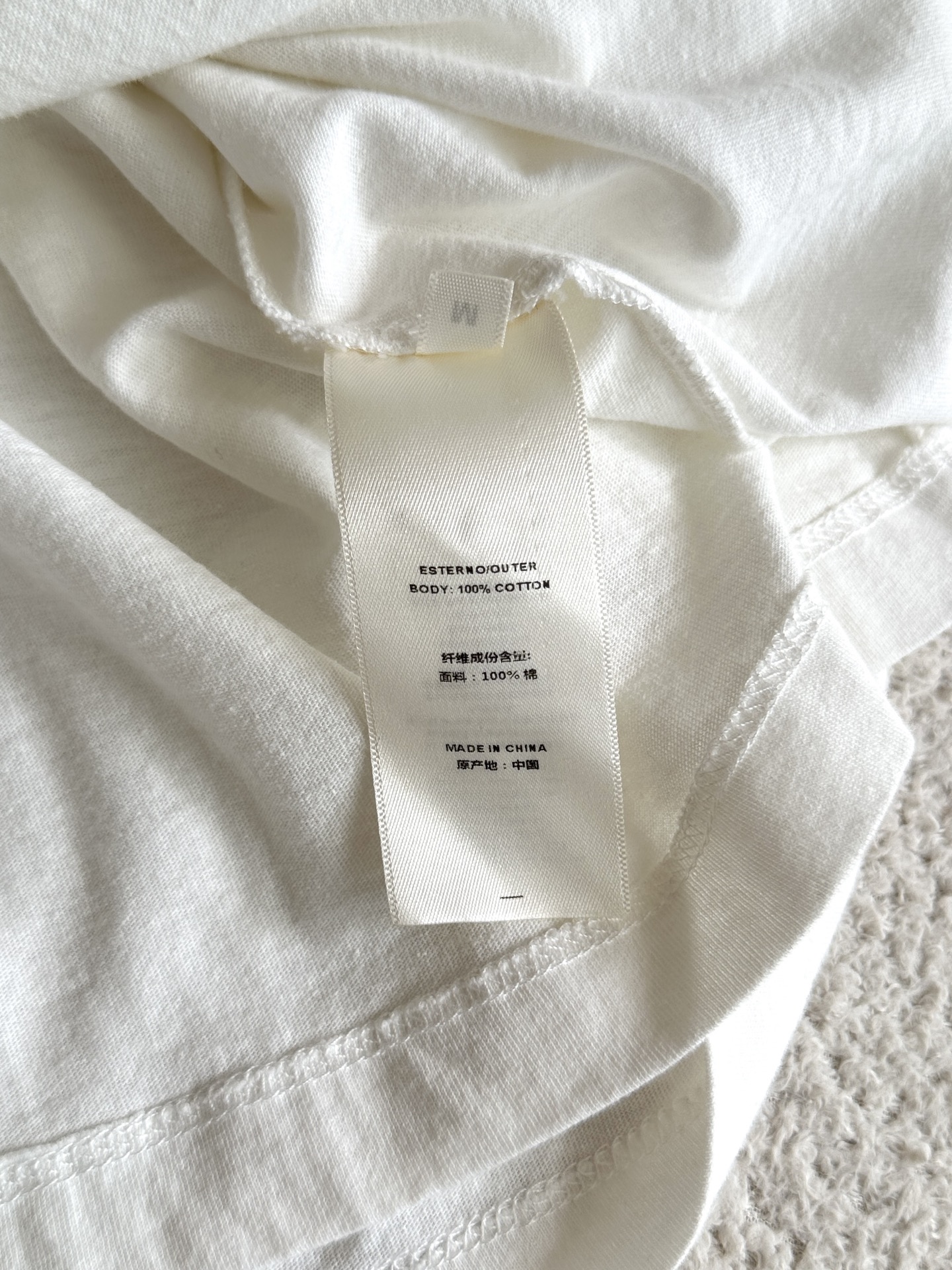 “Single-Size Female Suit: High-Level Players’ Compact Wardrobe Solution with Natural Wrinkle Mimicking Design” - 图片 5