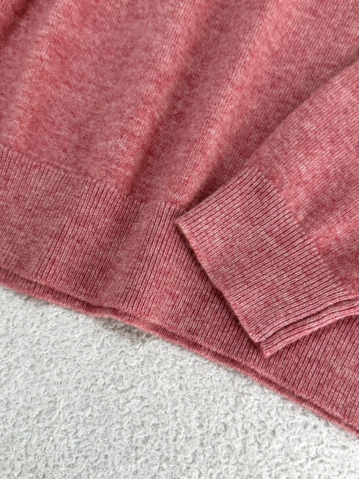 “Autumn Cashmere Hoodie for Women in Single-Ass Female Suit with Packaging – Sizes S, M, L” - 图片 4