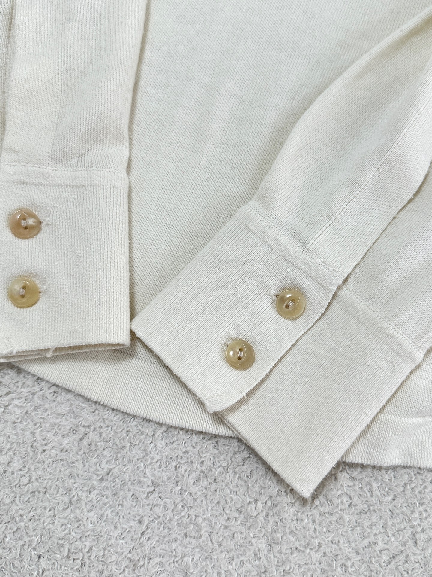 “The Row25 Single Hard-Core Women’s Suit: Long-Sleeved, Unbuttoned Polo Collar, Simple Design” - 图片 4