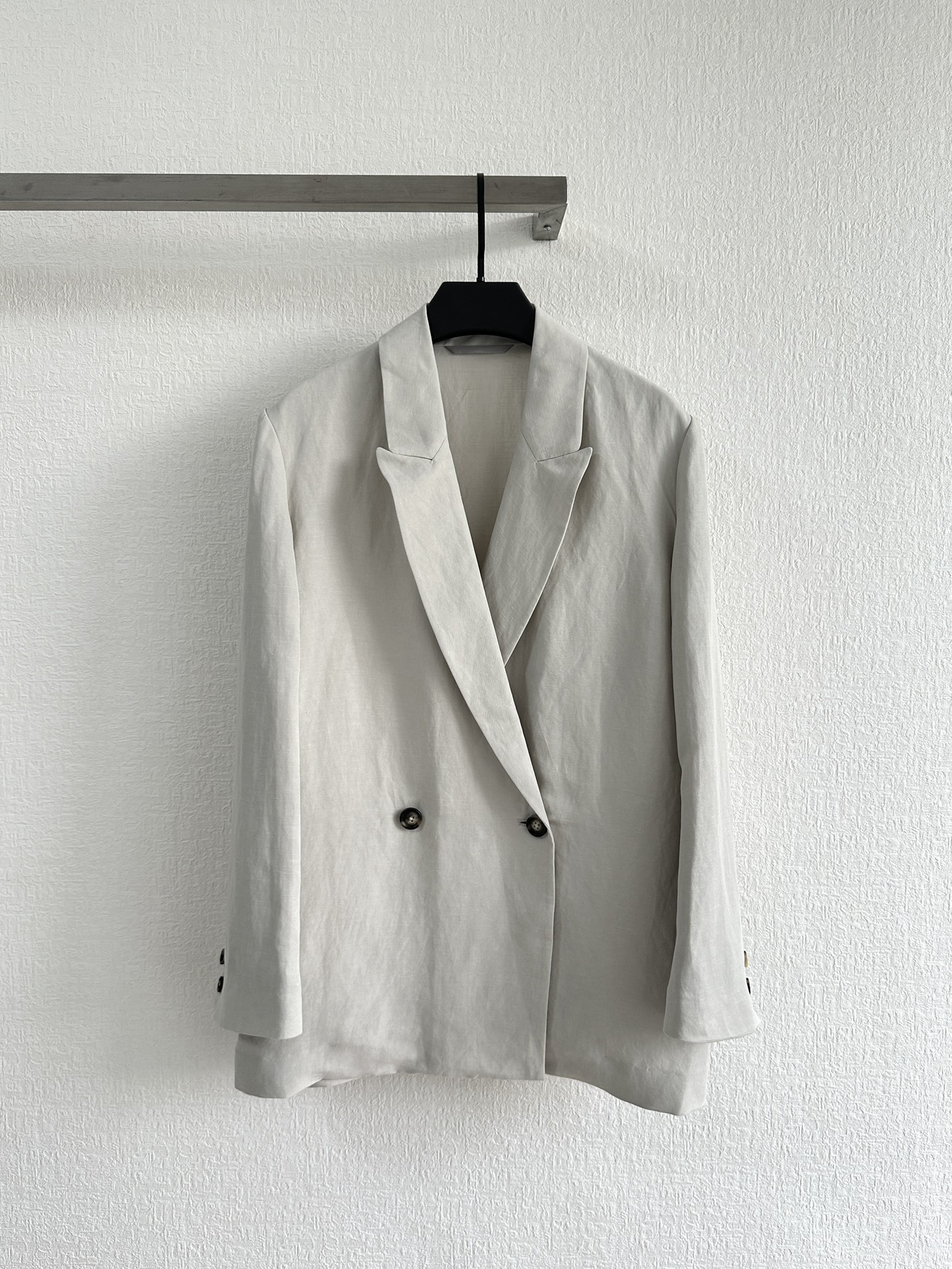 “NEW Single Hard-Core Female Suit with Double-Tuck Jacket in Various Sizes and Colors” - 图片 1