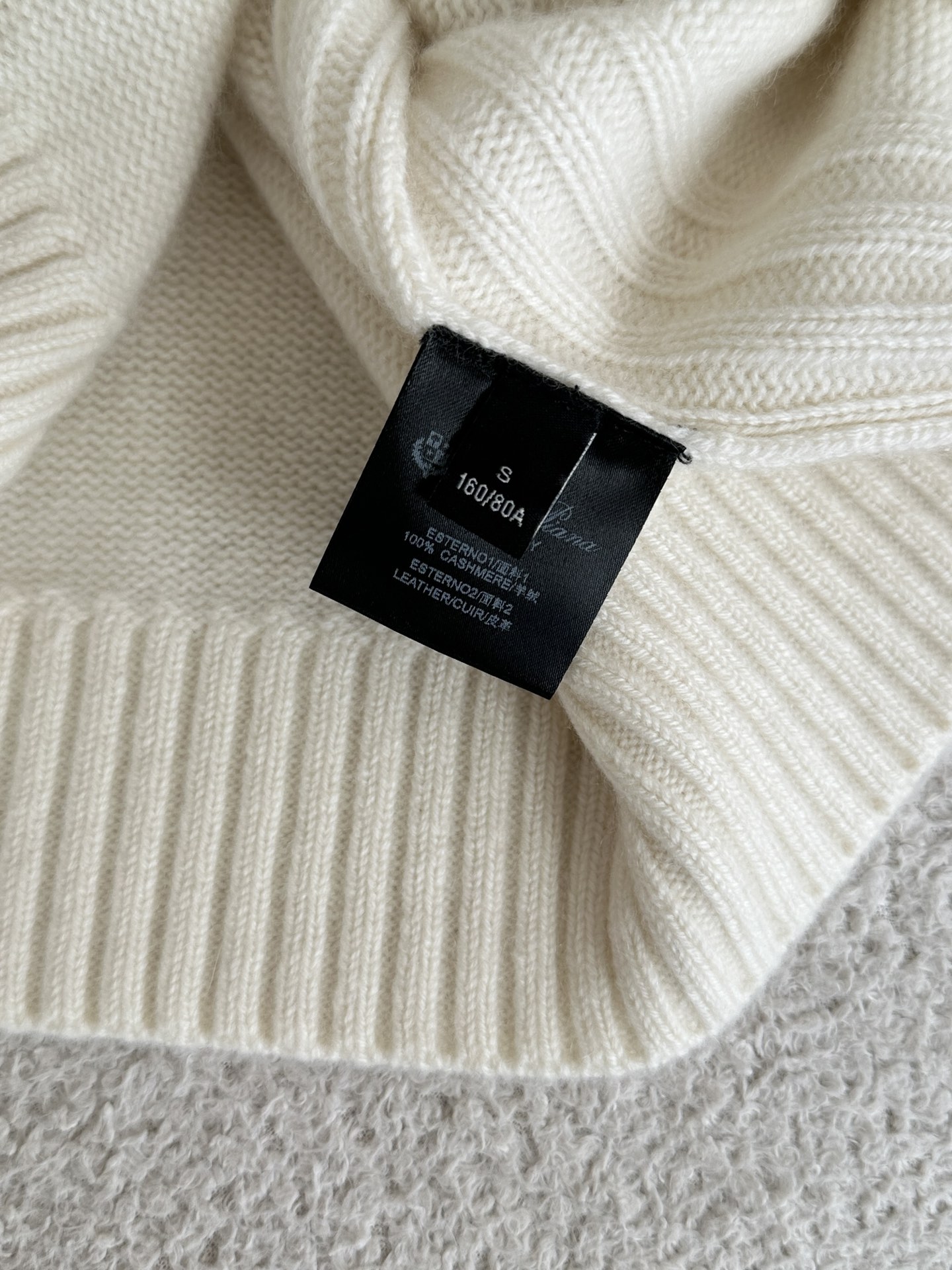 Title: “2025 Pre-sale: Single-Rate Female Suit with Packaging & Knitting Shirt in S, M, L Sizes” Summary: New products available for pre-sale in 2025 - 图片 6