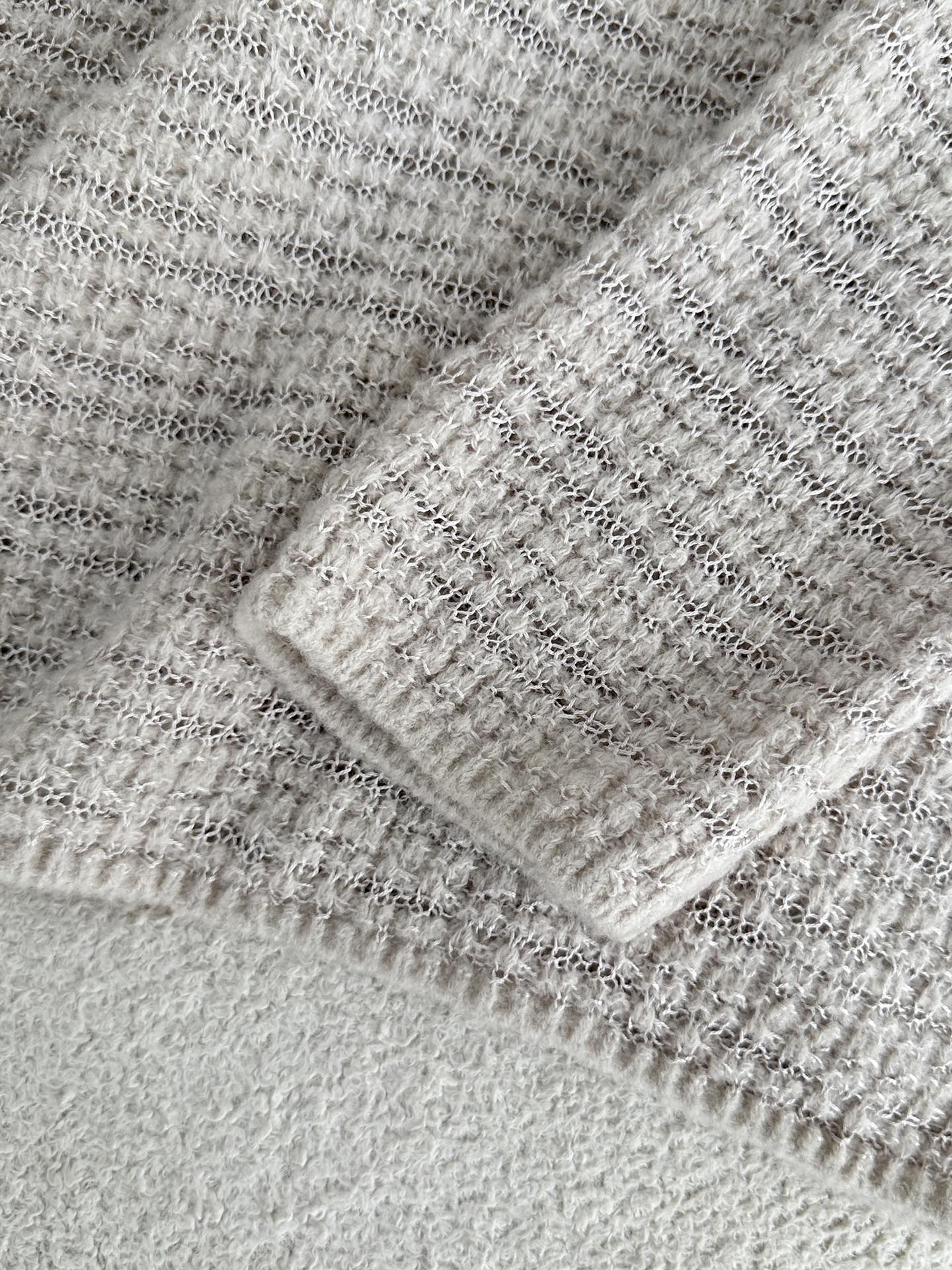 “Single-Size Female Suit 2025: The Row Through Bullshit – Cash in Charge” - 图片 4