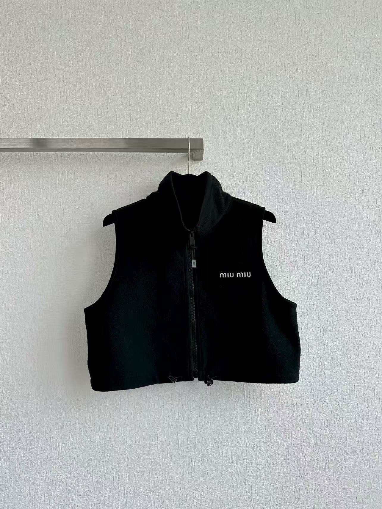 “2025 Pre-Sale: Single-Size Female Suit Package with Short Vest in Various Colors and Sizes” - 图片 1