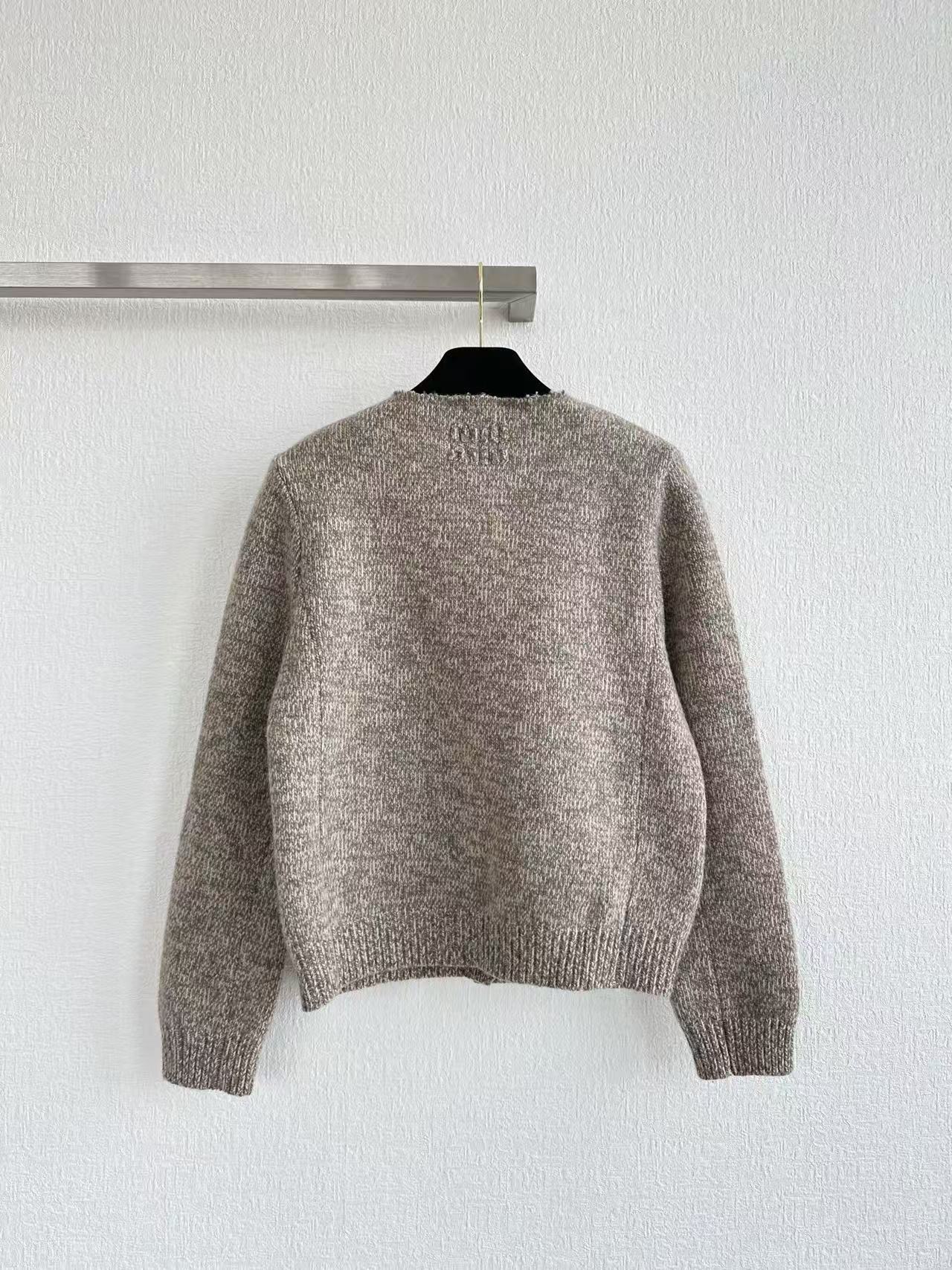 Women's Single-Breasted Wool Blend Cardigan with Embroidered Logo Detail 3 i1758952860 7970 0