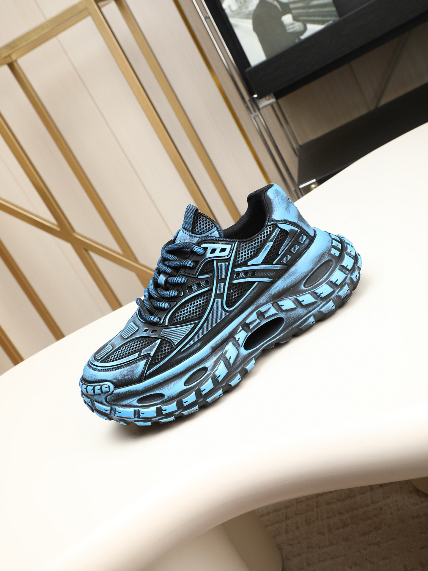 NO:350470,High-end goods. [PRADA] Prada counters are released simultaneously. Men's fashionable casual shoes. Exclusive genuine version is developed 1:1. Perfectly replicated authentic products. The upper is imported original first layer cowhide, inner pig skin, foot pad pig skin. Original ultra-light foamed sole. Finely made new styles ultra-light and high-end quality. Positive code number 38-43,,prada,prada,cowhide19860909高端货.【PRADA】普拉达专柜同步发售 男士时尚休闲鞋.独家正品买版1:1开发 完美复刻正品 鞋面选用进口原版头层牛皮.内里猪皮里.垫脚猪皮.原版超轻发泡大底 精细做新款超轻高端品质 正码码数38-43,,prada,prada,cowhide,Men's shoes