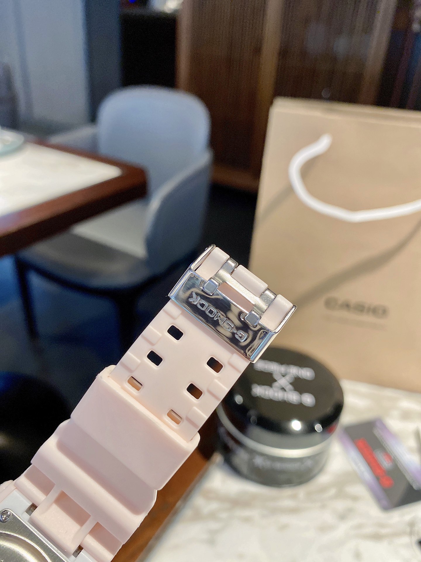 💰130💰爆款现货了卡西欧110系列，最高版本，主要功能：抬手灯，防震防水，世界时间，倒计时，闹铃，间歇响报，全套包装一手！现货主推110系列爆款！小红书爆款男女佩戴都很帅气🐂(配全套包装）