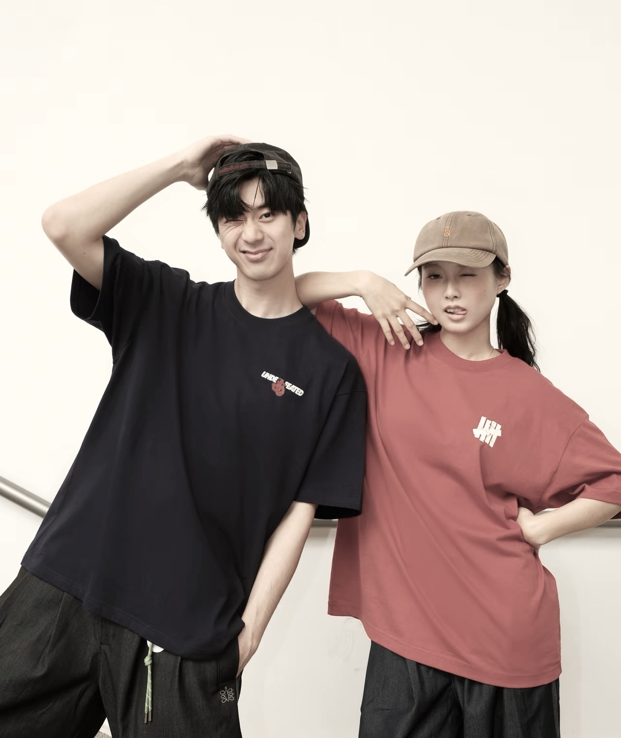 图片[9]-# 夏季短袖福利 Unefeated 五条杠系列 1.采用优质新疆长绒棉织造 2,进口染料浸染，色彩艳丽 3.二本针加固领口，不变形 4.环保染色，不易掉色 5.不易变形，不易缩水 6.通便压条 7A物理抗菌 7纯正240g支持检测区分市面以次充好面料抗菌-防螨-抗病毒-除臭-防霉-选品中心