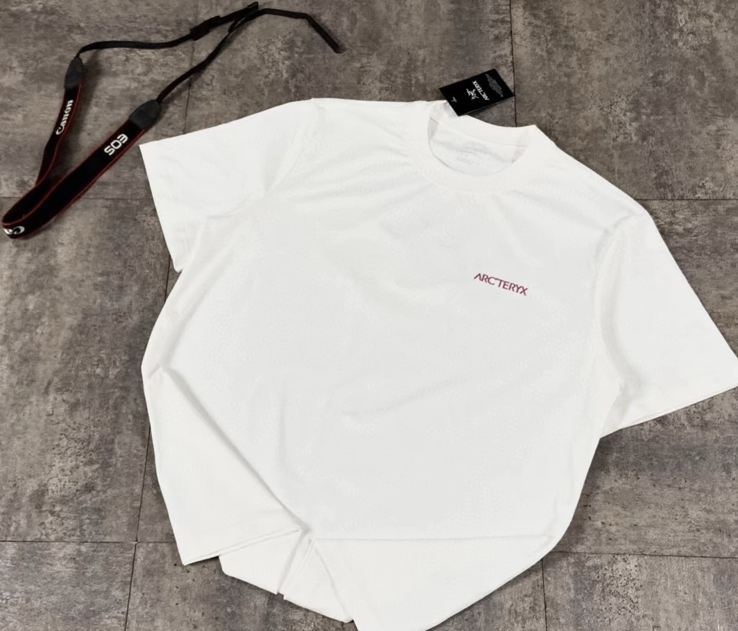 图片[7]-# 夏季短袖福利 始祖鸟短袖系列 1.采用优质新疆长绒棉织造 2,进口染料浸染，色彩艳丽 3.二本针加固领口，不变形 4.环保染色，不易掉色 5.不易变形，不易缩水 6.通便压条 7A物理抗菌 7纯正240g支持检测区分市面以次充好面料抗菌-防螨-抗病毒-除臭-防霉-选品中心