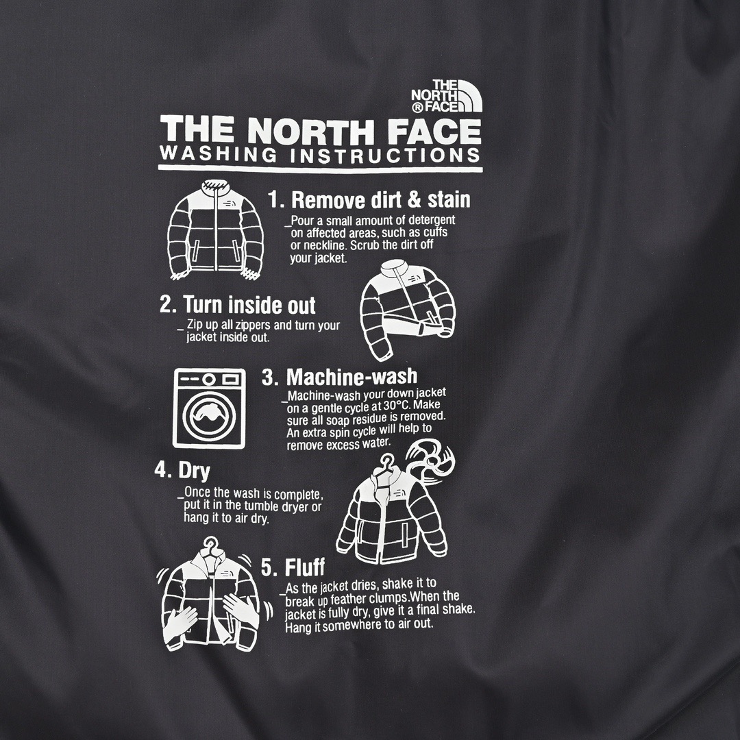 图片[6]-＃暖冬福利 𝐓𝐡𝐞 𝐍𝐨𝐫𝐭𝐡 𝐅𝐚𝐜𝐞 𝐌‘𝐒 𝐋𝐇𝐎𝐓𝐒𝐄 𝐞𝐜𝐨面料版 北面雪山3.0水墨黑白 尺码：XS-2XL 🔝产品介绍： 1️⃣内线距 门筒 用料 里料 织带 扣子等细节处处到位,柔软舒服,定织定染。 2️⃣印花裁片定位，户外梭织运动型纳米科技面料 质感细腻。 3️⃣刺绣采用进口田岛绣花万针刺绣，采用进口7号针，日本女皇绣线，保证每字饱满工、立体感清晰。 4️⃣填充80%白鸭绒，不做任何虚假宣传。保证保暖性的同时，更加轻便。轻松低于零下30多度严寒低温。 4️⃣正品YKK吉田ISO9000拉链，拉动更丝滑流畅，区别市面假YKK。独家定制五金辅料，100%还原ZP。辅料及扣子均采用原版一致铜芯弹簧，非市面铁芯弹簧。 5️⃣高密度户外防水涂层格子面料,高端防跑绒涂鸦里布+380T三防胆布.绝不钻绒（如有钻绒随意换新） 6️⃣经DWR防泼水处理，轻质耐磨防撕裂，更具出色的防风防泼水性能，为户外活动提供属实防护。-选品中心