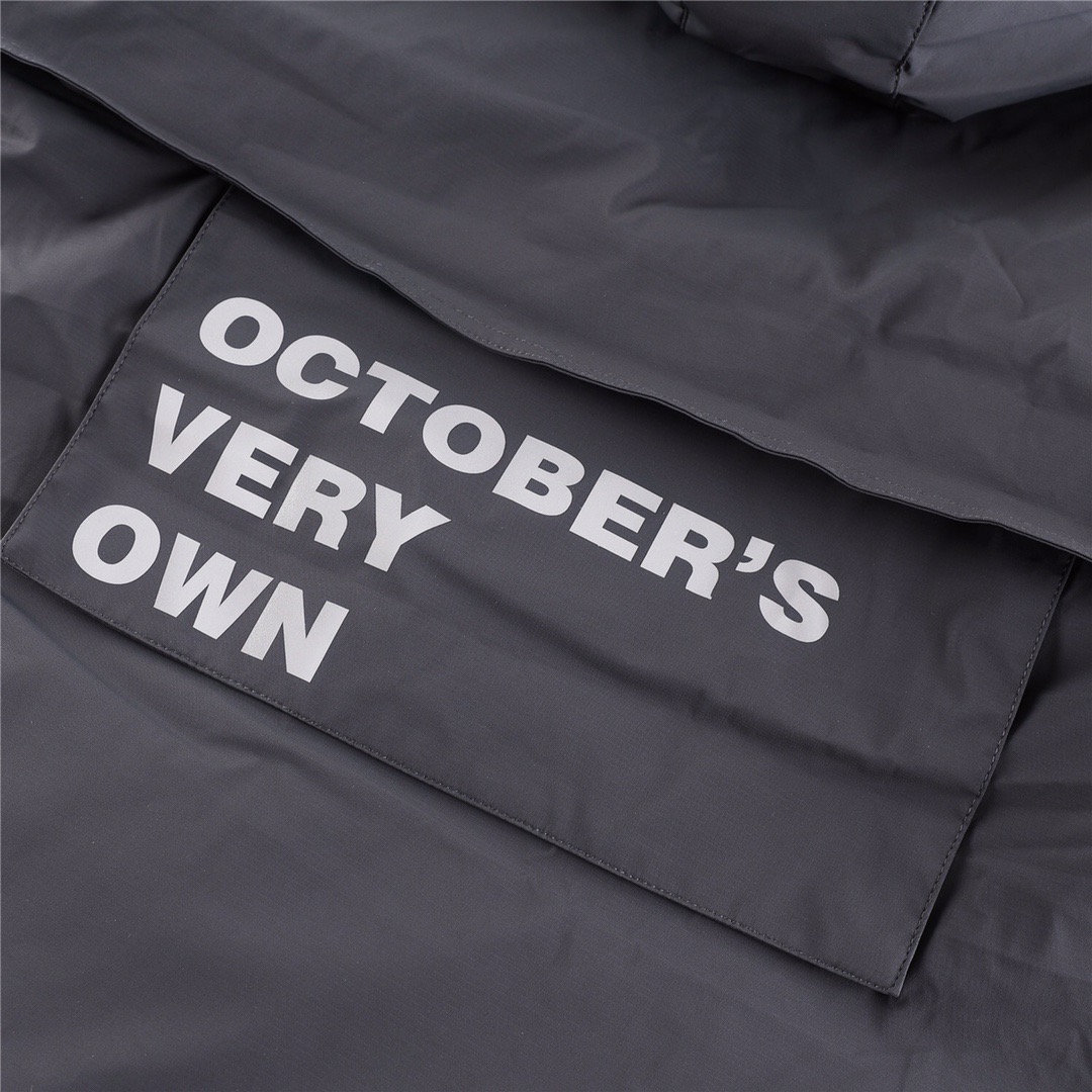 图片[5]-＃暖冬福利 加拿大鹅X OVO Chilliwack 4071MOV猫头鹰联名夹克羽绒服 在光秃秃的冬天中一眼看出它的与众不同！！ 1⃣️⃣️进口21支涤棉混纺原厂面料【去年的16支/18支硬布料已全面淘汰，今年全部采用21支正品同步面料，软中带挺手感细腻更有质感】，正品同步Feather-Light 10D防水涂层面料，由84.5的聚酯纤维和15.5的棉制成，100%全网最好手感！ 2⃣️采用尼龙nylon最好里布双重双层封禁设计，防绒7号针＋格充羽绒成衣，不会出现所谓的跑绒！ 3️⃣吉田YKK客供原厂定制电镀拉头，YKK双向可锁定拉链，紧实顺滑不掉漆！ 4⃣️⃣️3M复合保证原版一样魔术贴，经久耐用 5⃣️进口百灵达绣花机定制万针绣花标！ 6⃣️ZP官网同步国标80白鸭绒，可查官网客服，绝不吹虚90绒或鹅绒等一系列误导！ 7⃣️前后设有3M反光条 颜色：橘色，石墨灰，黑色 尺码： XS-XXL-选品中心