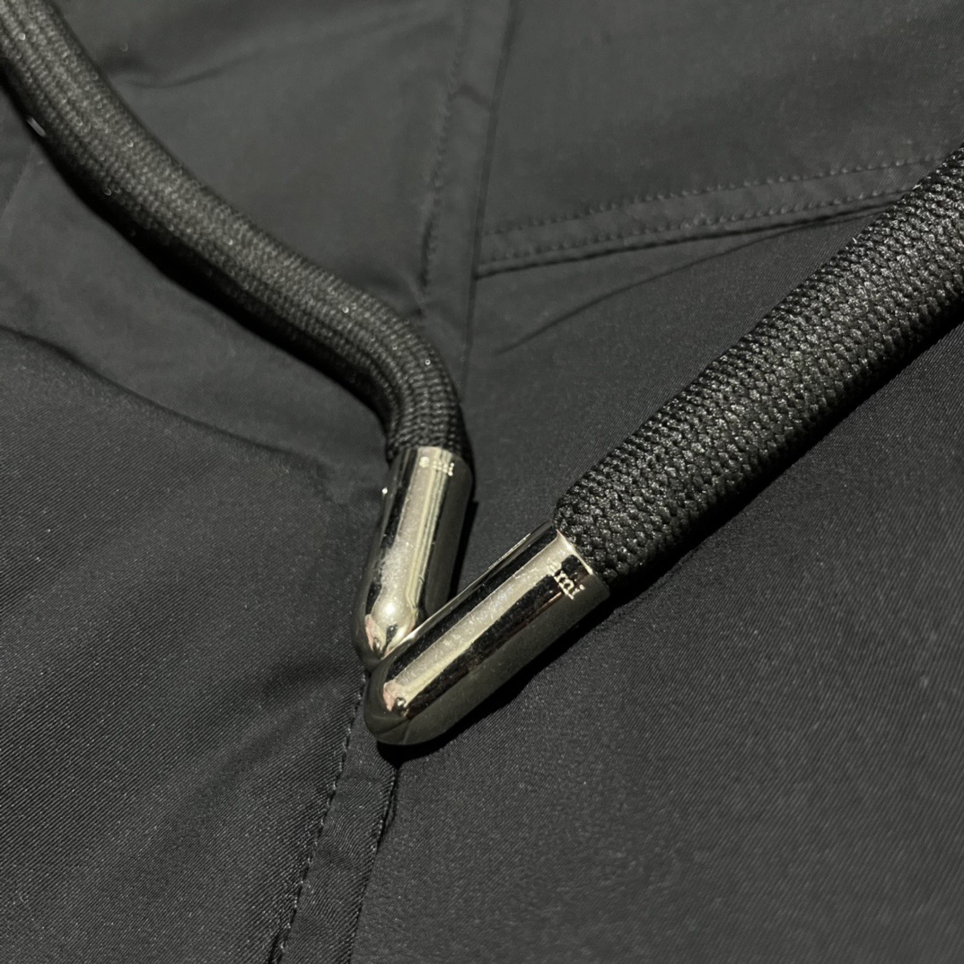 图片[4]-＃暖冬福利 AMI Paris｜FW22 AMI爱心轮廓形肩部标志/短款羽绒服 黑色 市面天花板2色 独家天花板 独家全套开模 遥遥领先 比价格的朋友仔细对比 面料辅料细节不再一一科普 差包烟的价格品质天壤之别 尺码 XXS XS-S(同码) M-L(同码)-选品中心