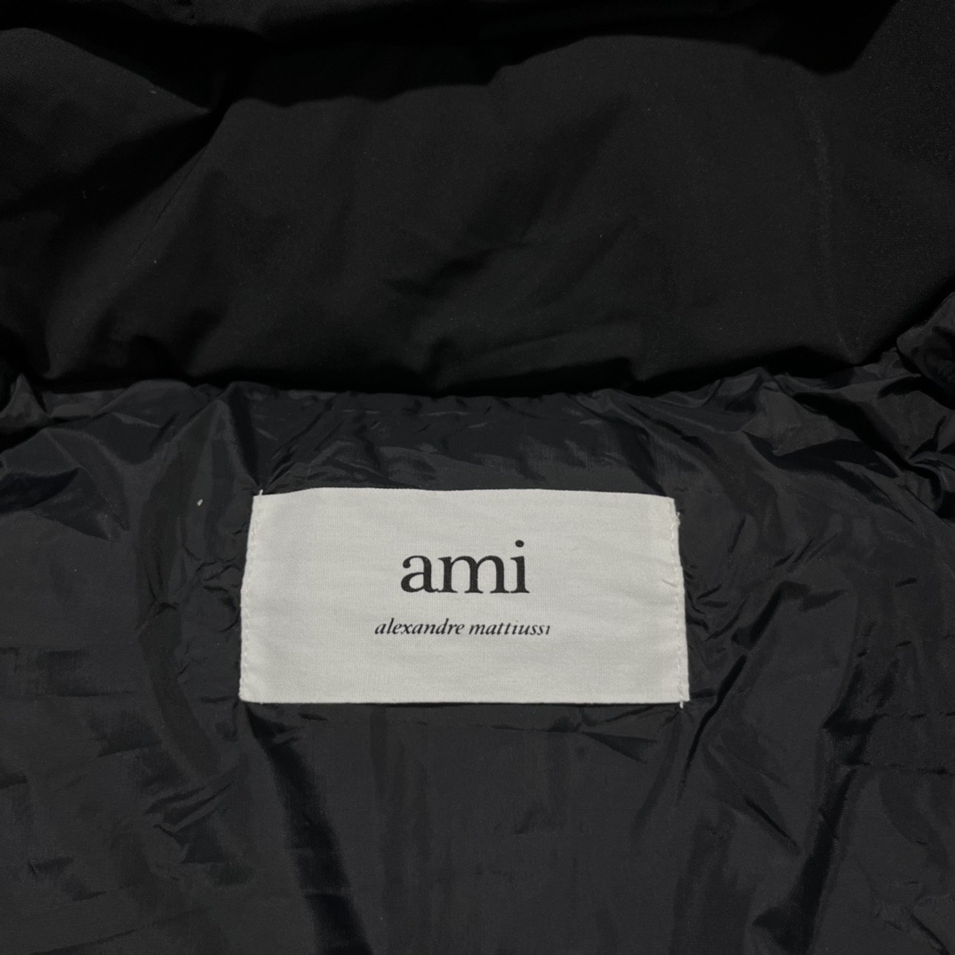图片[9]-＃暖冬福利 AMI Paris｜FW22 AMI爱心轮廓形肩部标志/短款羽绒服 黑色 市面天花板2色 独家天花板 独家全套开模 遥遥领先 比价格的朋友仔细对比 面料辅料细节不再一一科普 差包烟的价格品质天壤之别 尺码 XXS XS-S(同码) M-L(同码)-选品中心